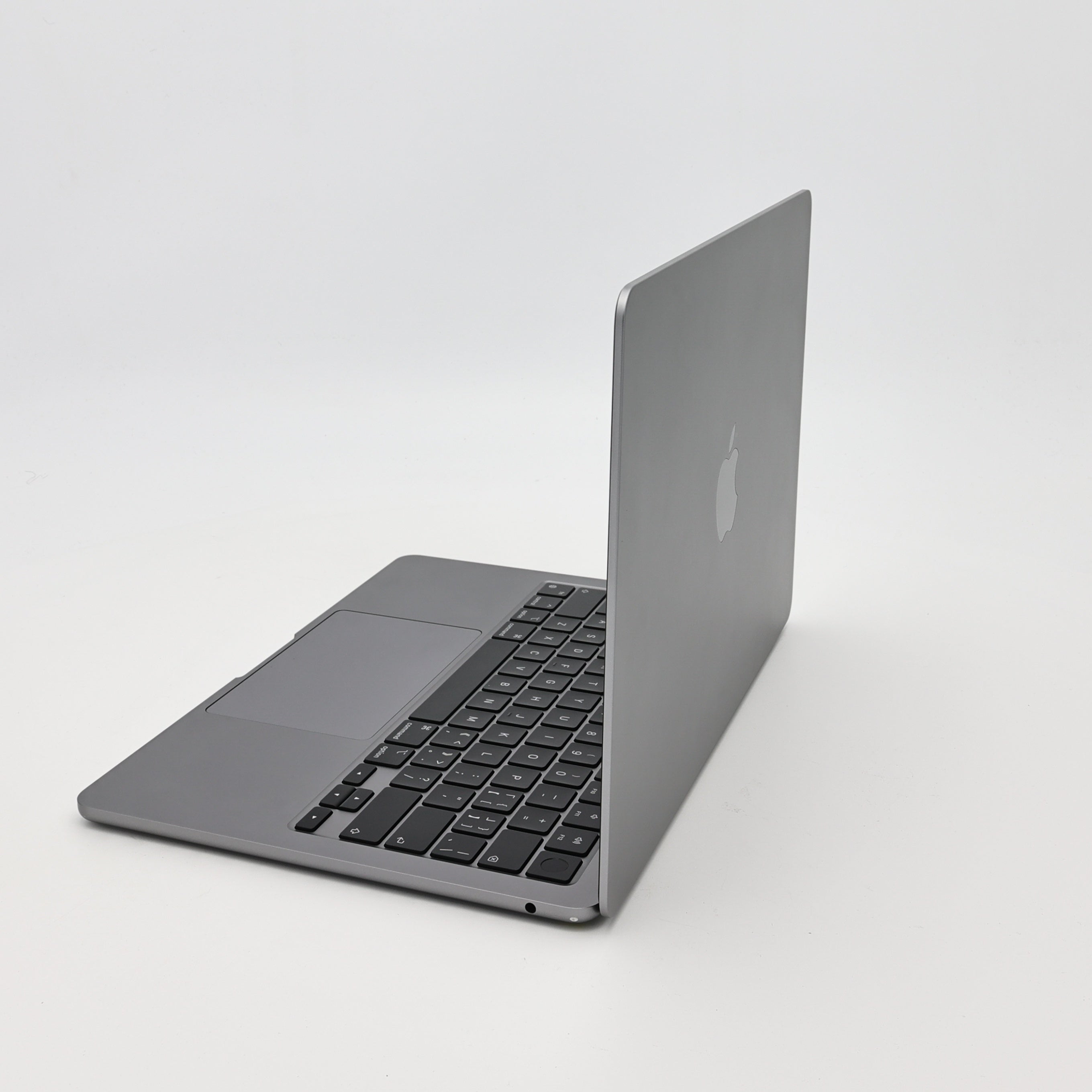 95新 Apple MacBook Air 22年 13寸 M2（8+8核） 8G RAM 256G SSD 深空灰色