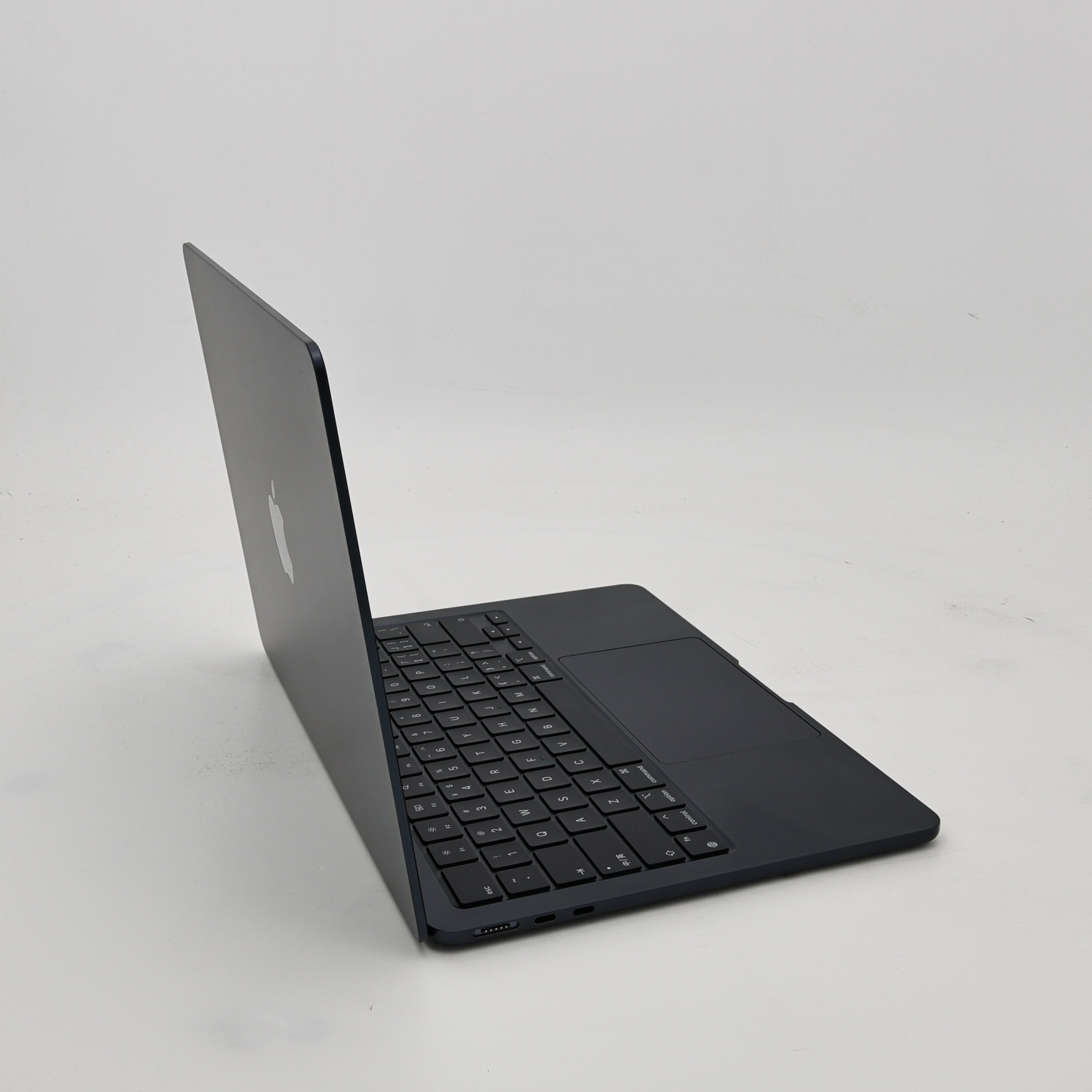 95新 Apple MacBook Air 22年 13寸 M2（8+10核） 8G RAM 512G SSD 午夜色