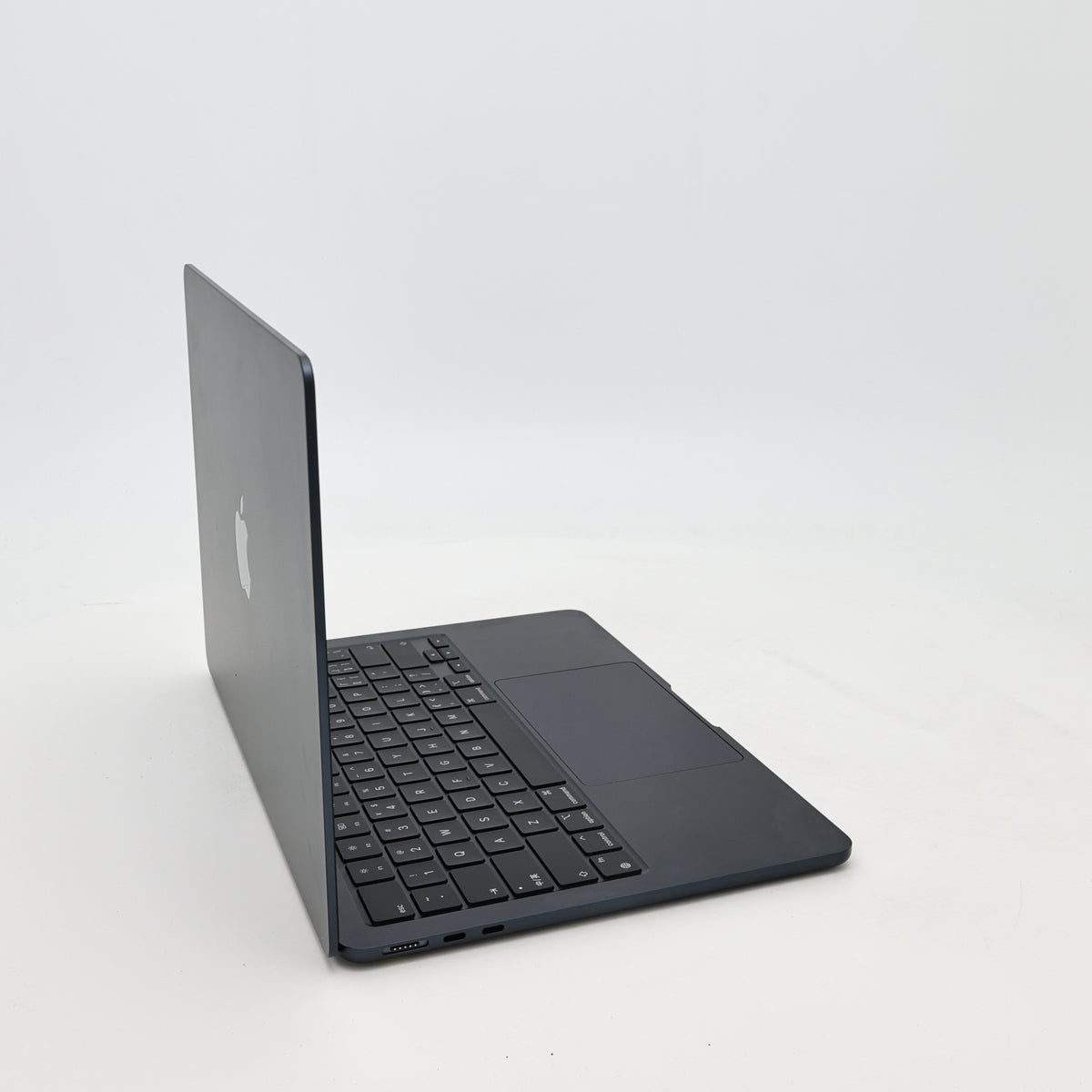 99新 Apple MacBook Air 24年 13寸 M3（8+8核） 8G RAM 256G SSD 午夜色