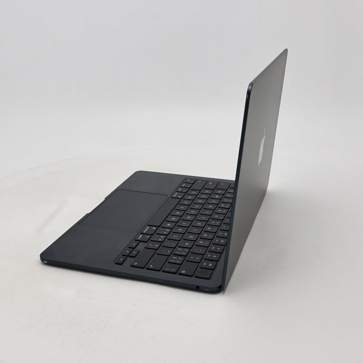 95新 Apple MacBook Air 22年 13寸 M2（8+8核） 8G RAM 256G SSD 午夜色