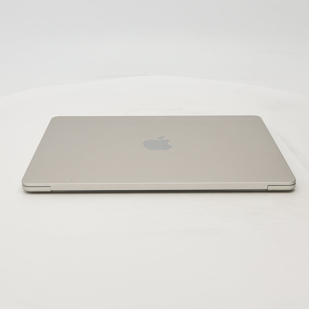 95新 Apple MacBook Air 22年 13寸 M2（8+8核） 8G RAM 256G SSD 星光色
