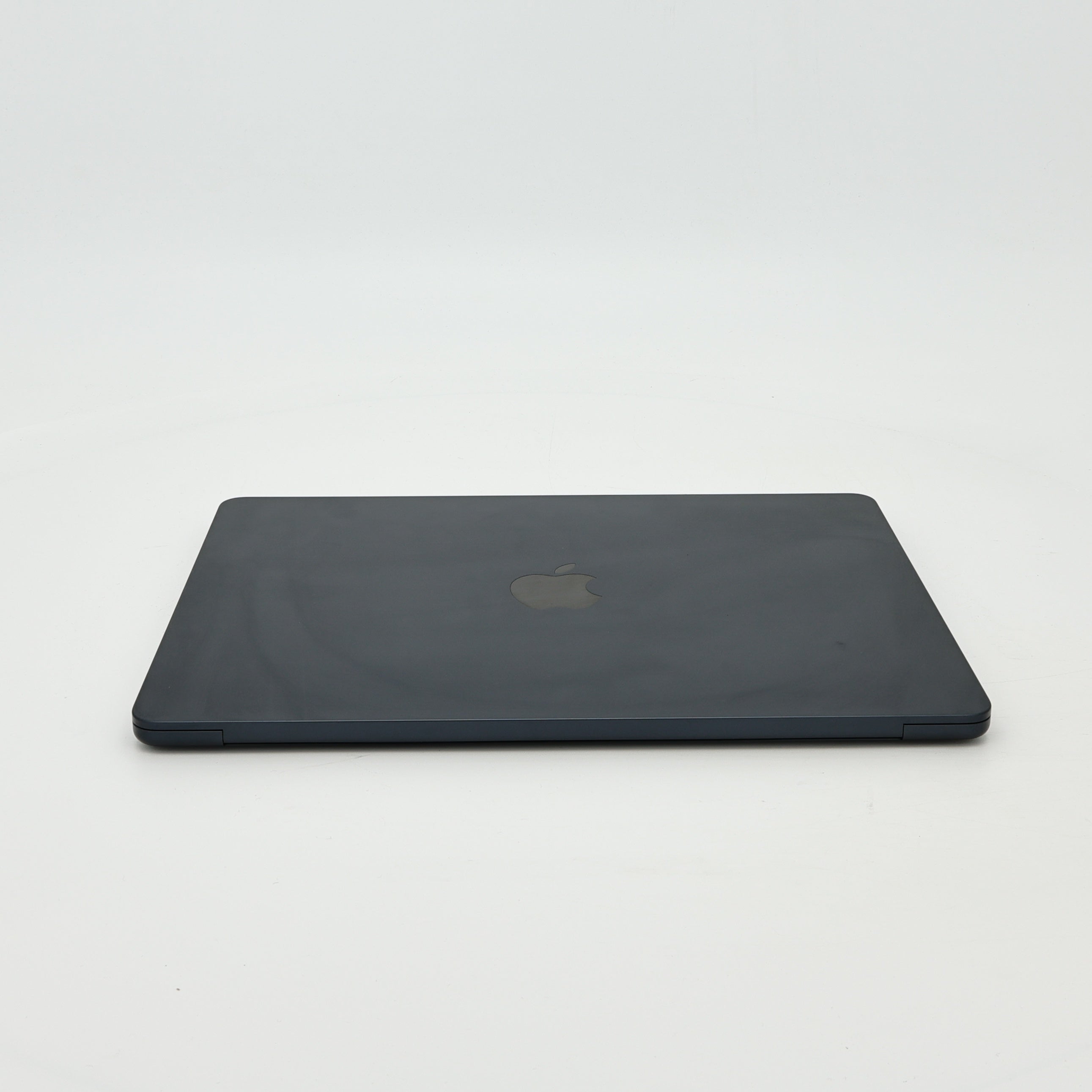 95新 Apple MacBook Air 22年 13寸 M2（8+8核） 16G RAM 256G SSD 午夜色
