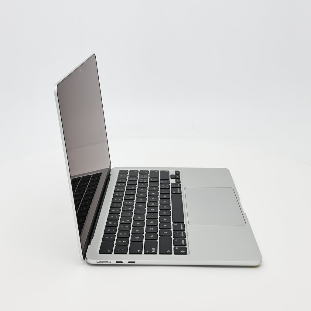 99新 Apple MacBook Air 22年 13寸 M2（8+8核） 8G RAM 256G SSD 銀色