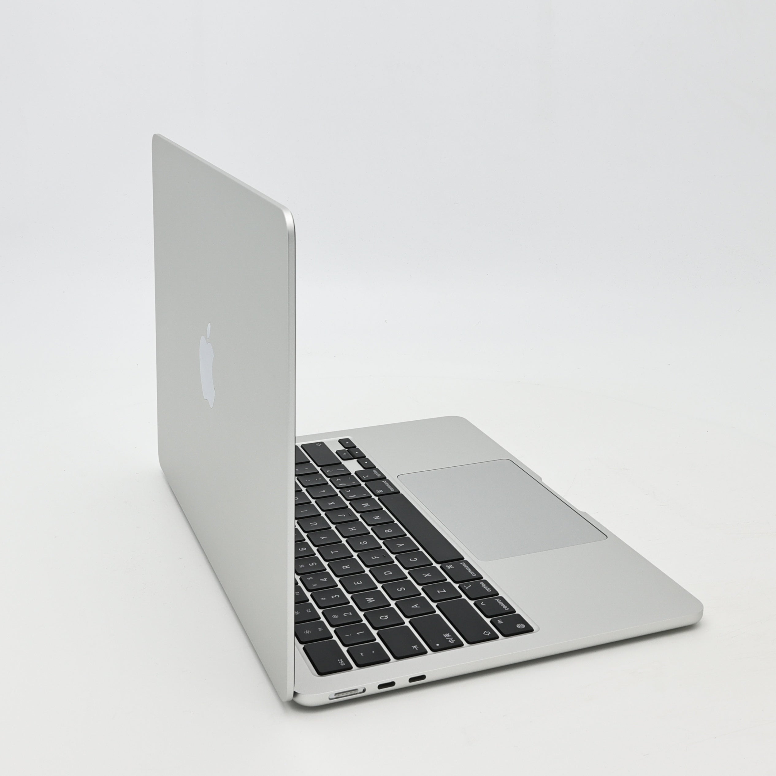 99新 Apple MacBook Air 22年 13寸 M2（8+8核） 16G RAM 256G SSD 銀色