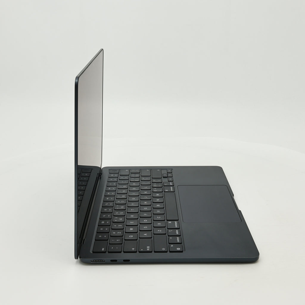 95新 Apple MacBook Air 22年 13寸 M2（8+8核） 8G RAM 256G SSD 午夜色