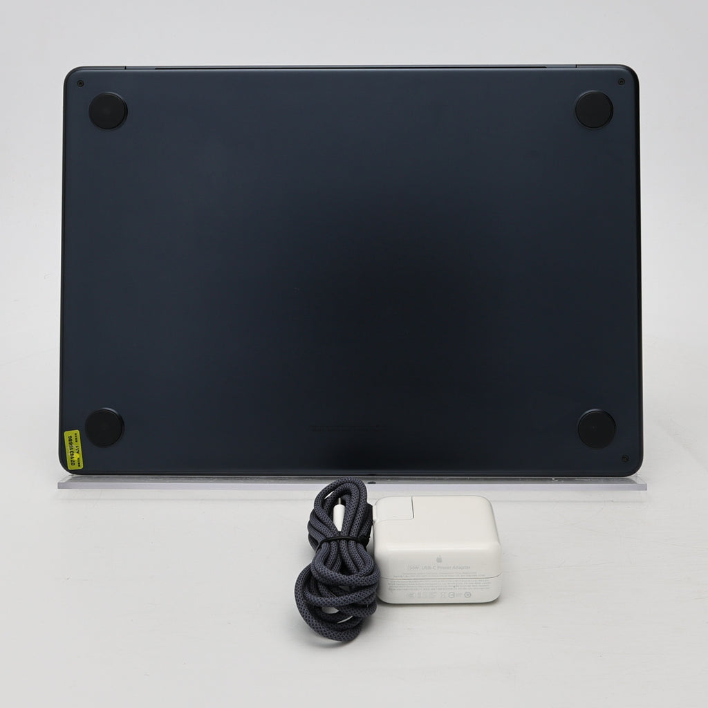 95新 Apple MacBook Air 22年 13寸 M2（8+8核） 8G RAM 256G SSD 午夜色