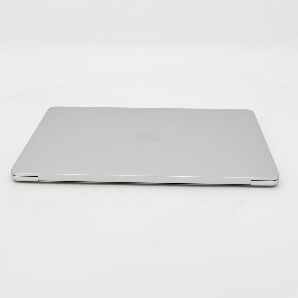 95新 Apple MacBook Air 22年 13寸 M2（8+8核） 16G RAM 256G SSD 銀色