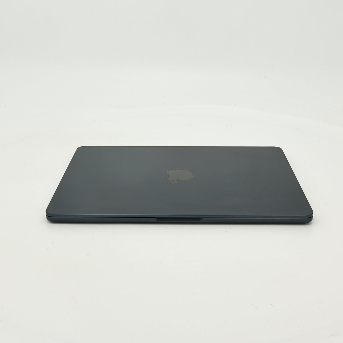 95新 Apple MacBook Air 22年 13寸 M2（8+8核） 8G RAM 256G SSD 午夜色