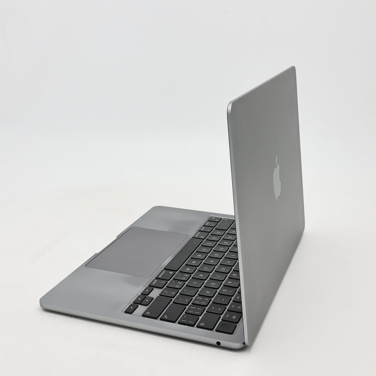 95新 Apple MacBook Air 22年 13寸 M2（8+8核） 8G RAM 256G SSD 深空灰色