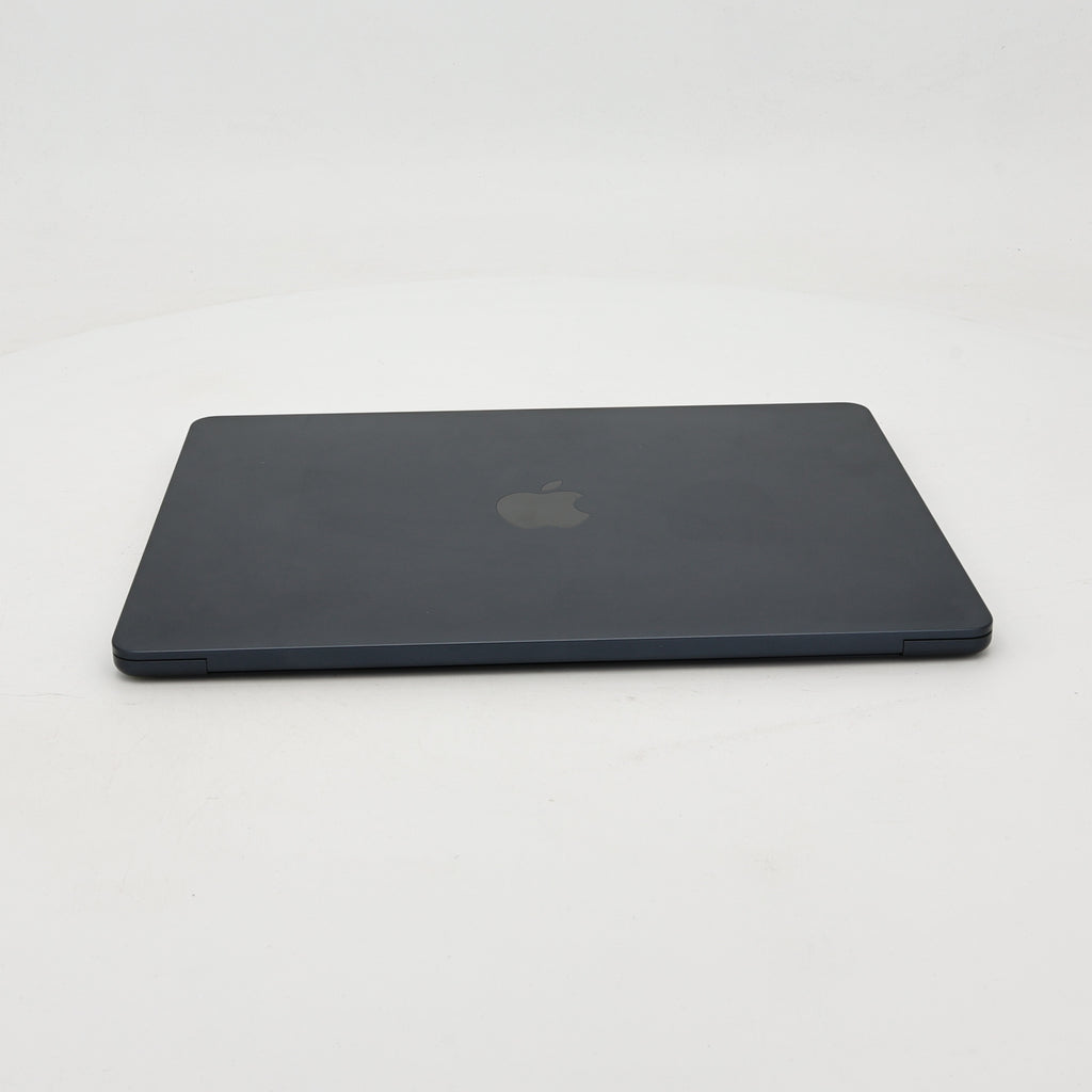 95新 Apple MacBook Air 22年 13寸 M2（8+8核） 8G RAM 256G SSD 午夜色