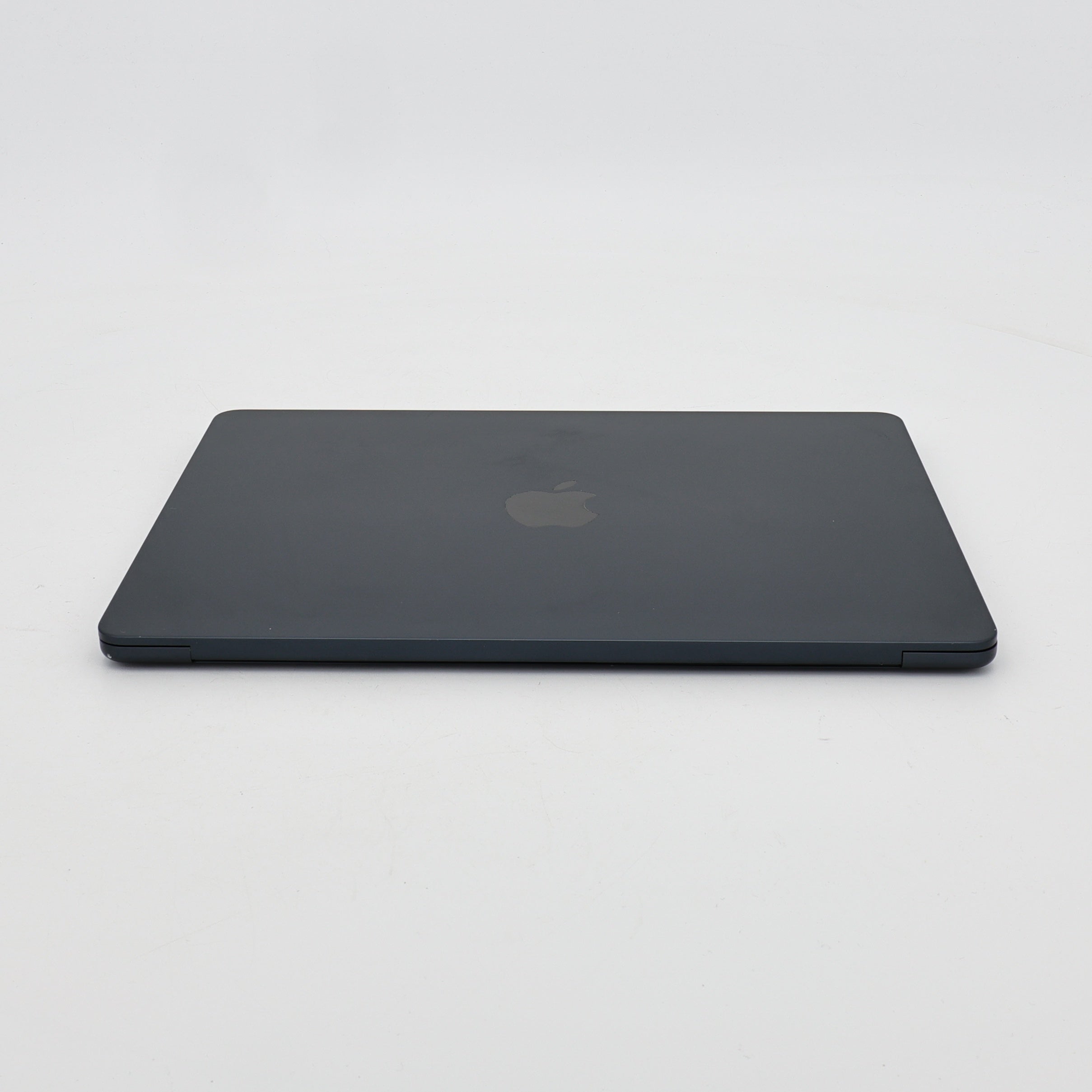95新 Apple MacBook Air 22年 13寸 M2（8+8核） 8G RAM 256G SSD 午夜色