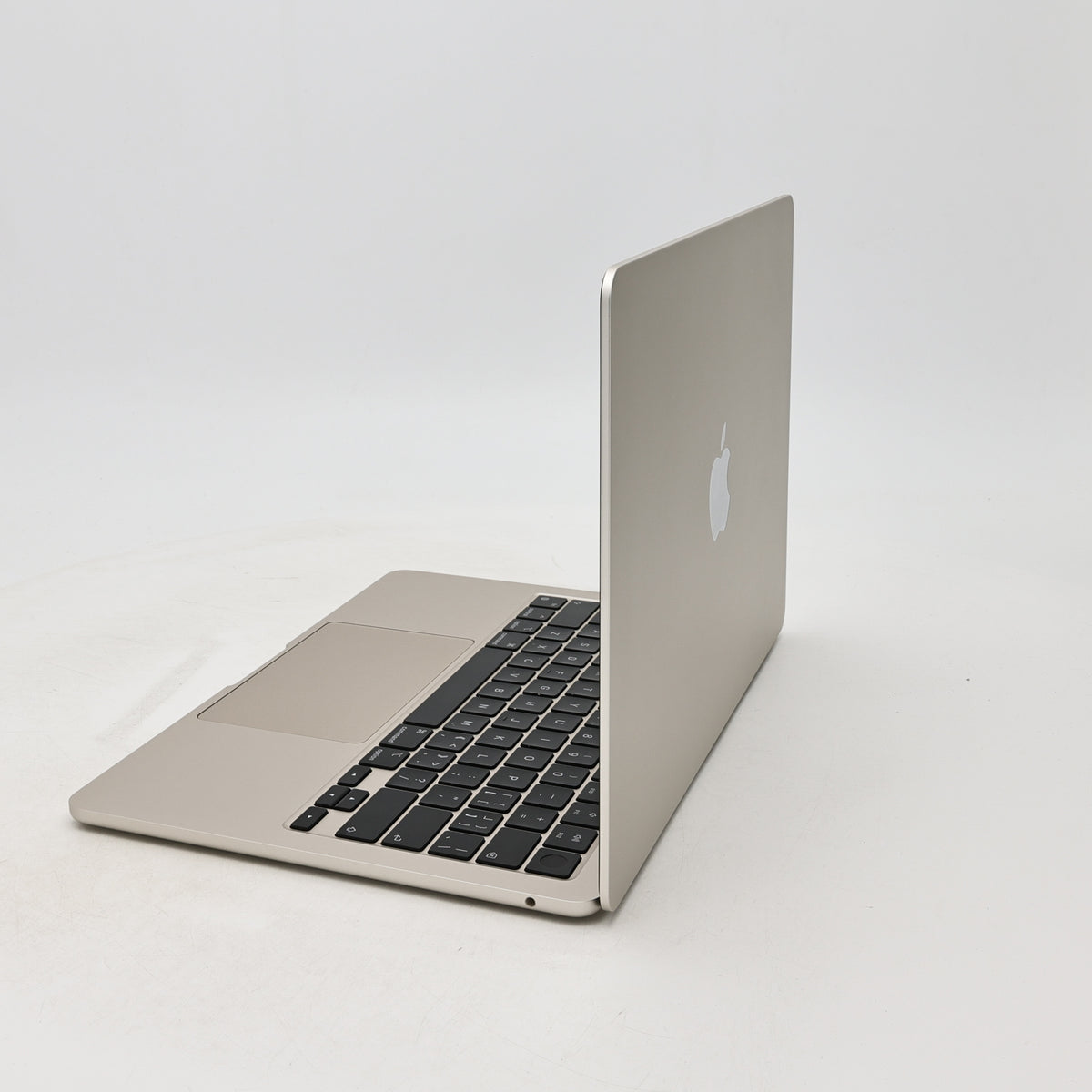 95新 Apple MacBook Air 22年 13寸 M2（8+8核） 8G RAM 256G SSD 星光色