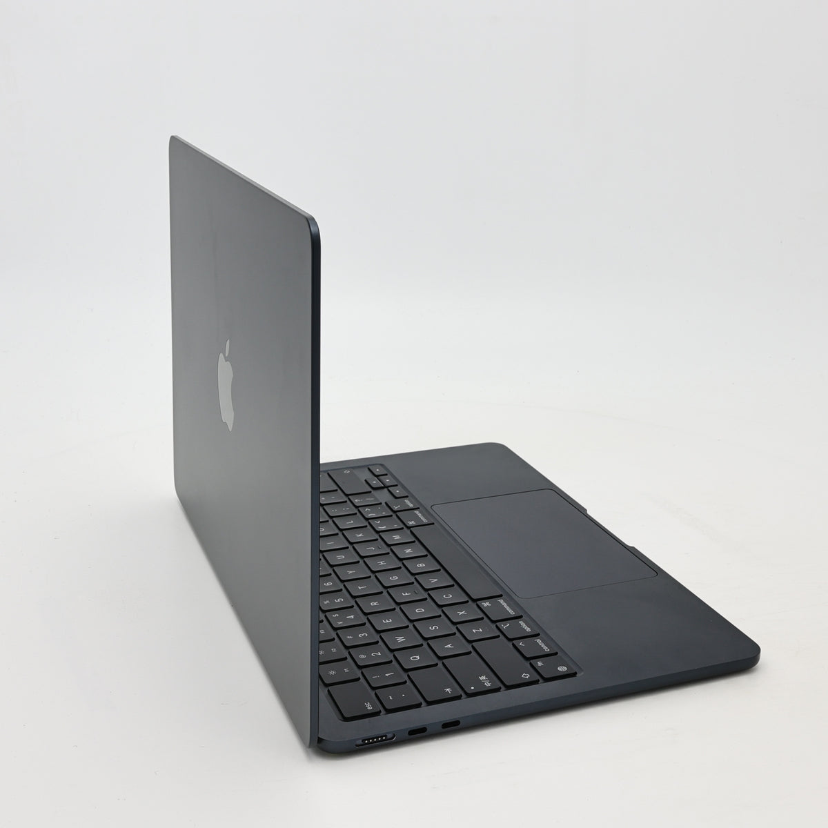 95新 Apple MacBook Air 22年 13寸 M2（8+8核） 16G RAM 256G SSD 午夜色
