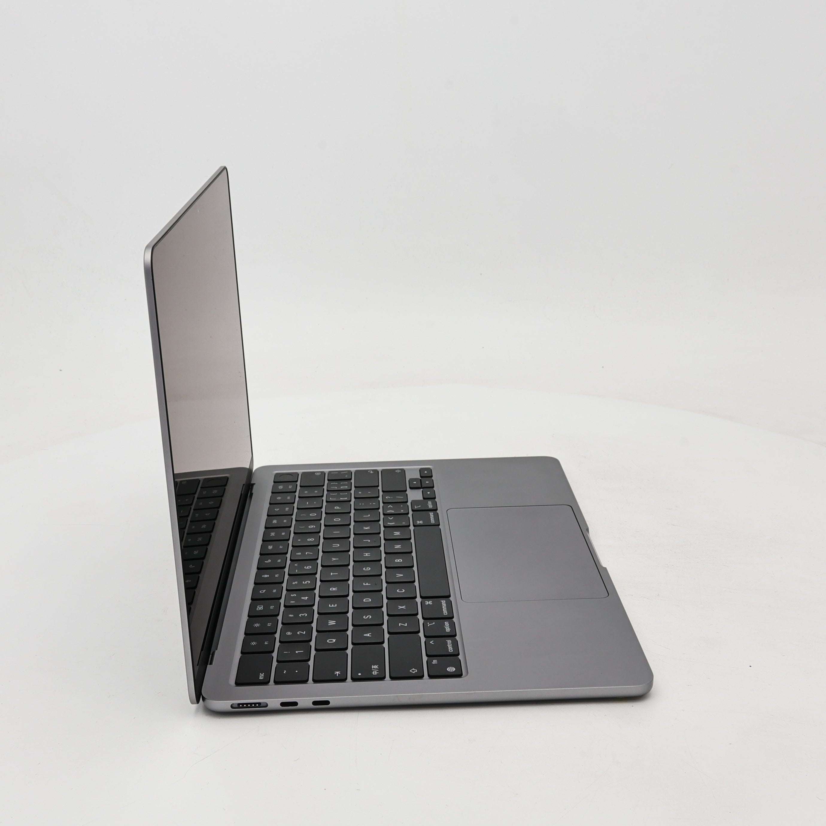95新 Apple MacBook Air 22年 13寸 M2（8+8核） 8G RAM 256G SSD 深空灰色