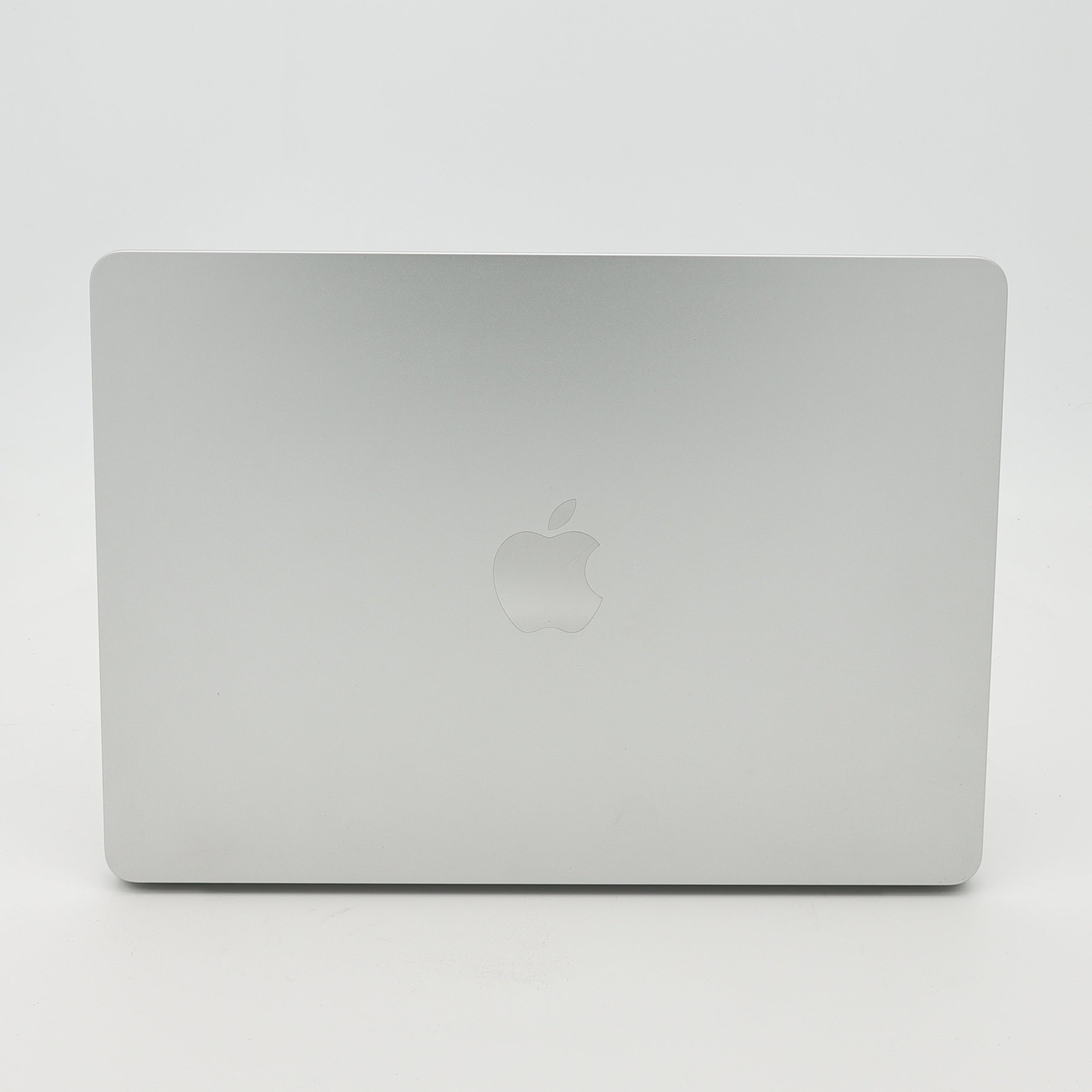 95新 Apple MacBook Air 22年 13寸 M2（8+8核） 16G RAM 256G SSD 銀色