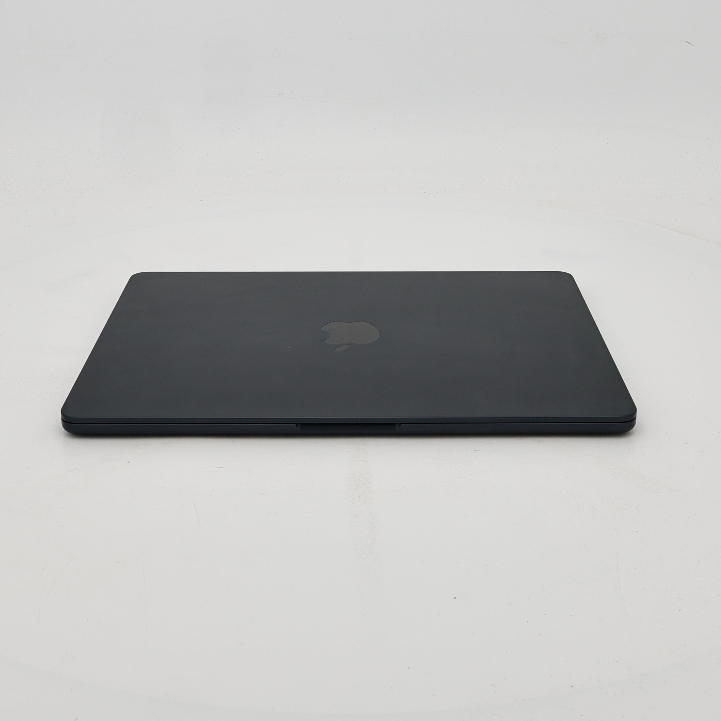 95新 Apple MacBook Air 22年 13寸 M2（8+10核） 8G RAM 512G SSD 午夜色