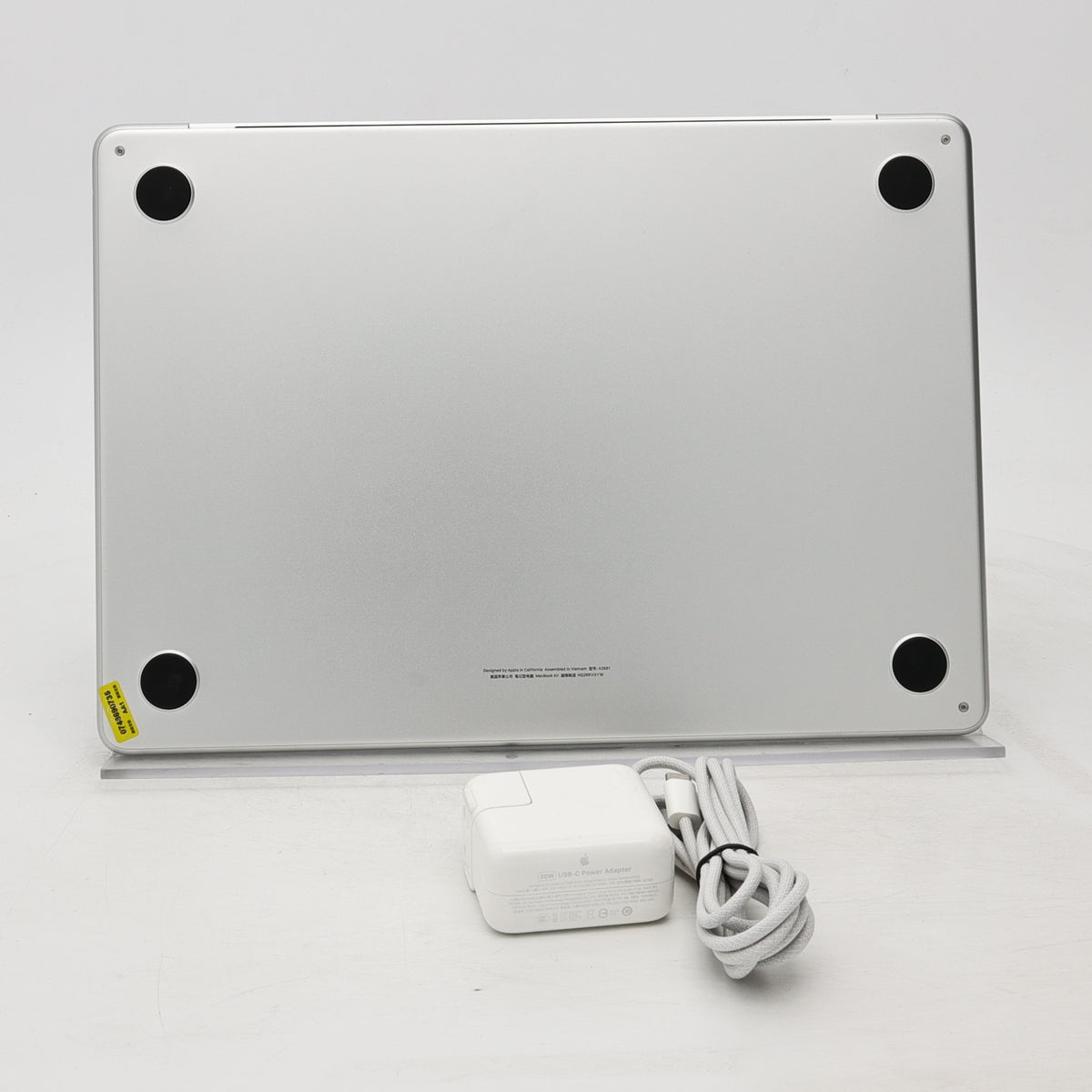95新 Apple MacBook Air 22年 13寸 M2（8+8核） 8G RAM 256G SSD 銀色