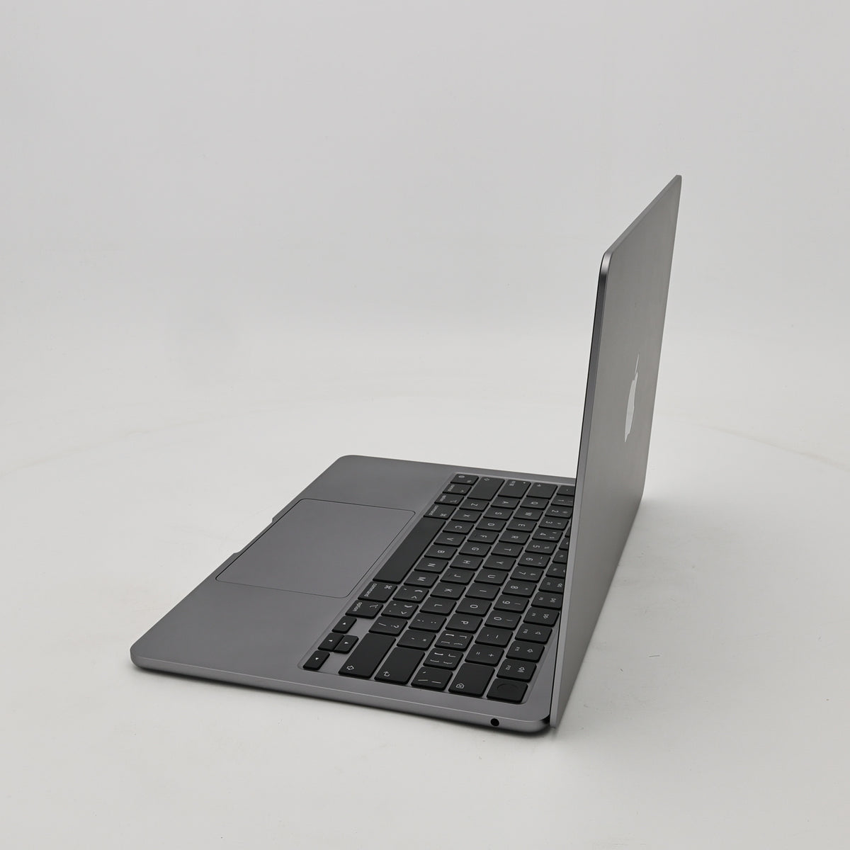 95新 Apple MacBook Air 22年 13寸 M2（8+8核） 8G RAM 256G SSD 深空灰色