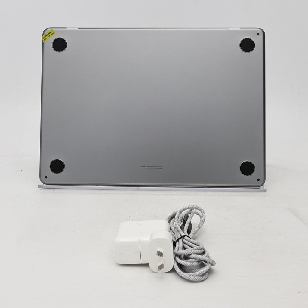 95新 Apple MacBook Air 22年 13寸 M2（8+8核） 8G RAM 256G SSD 深空灰色
