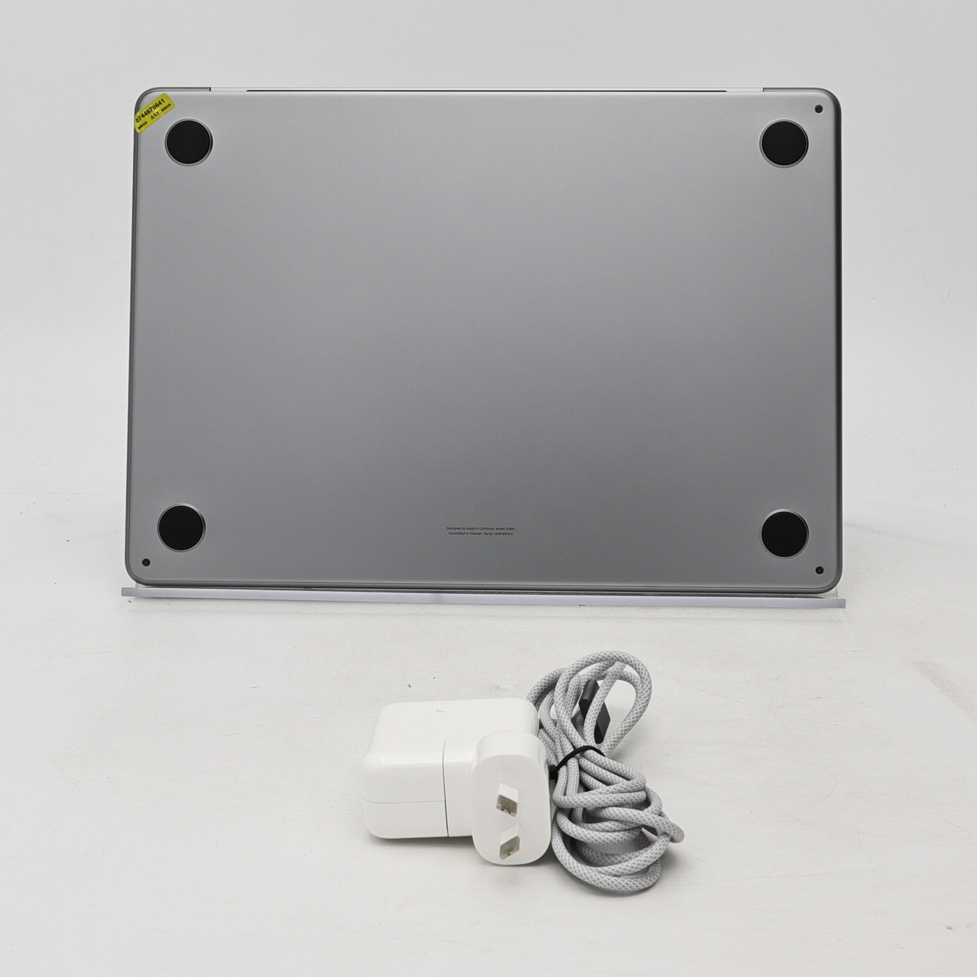 95新 Apple MacBook Air 22年 13寸 M2（8+8核） 8G RAM 256G SSD 深空灰色
