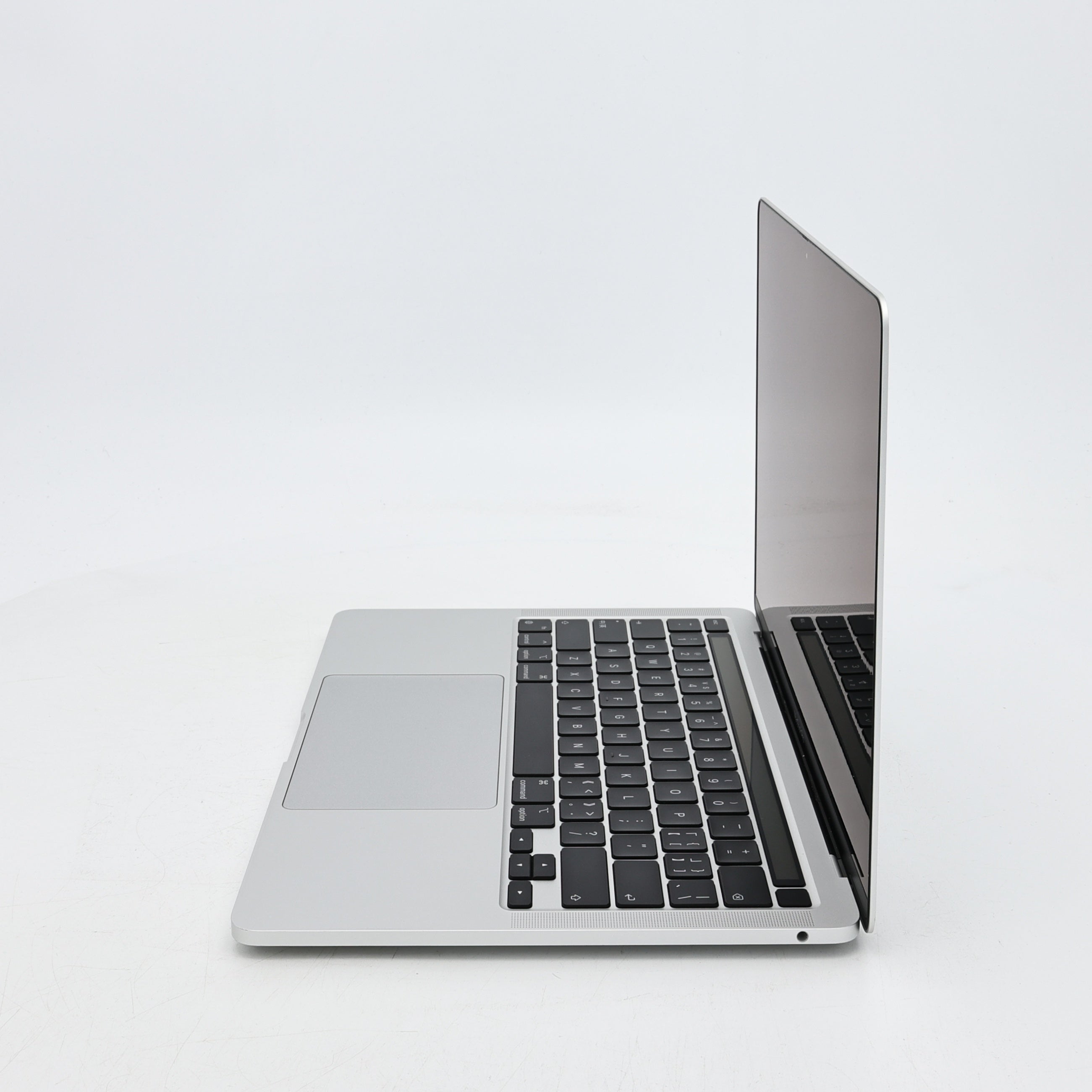 95新 Apple MacBook Pro 22年 13寸 M2（8+10核） 8G RAM 512G SSD 銀色