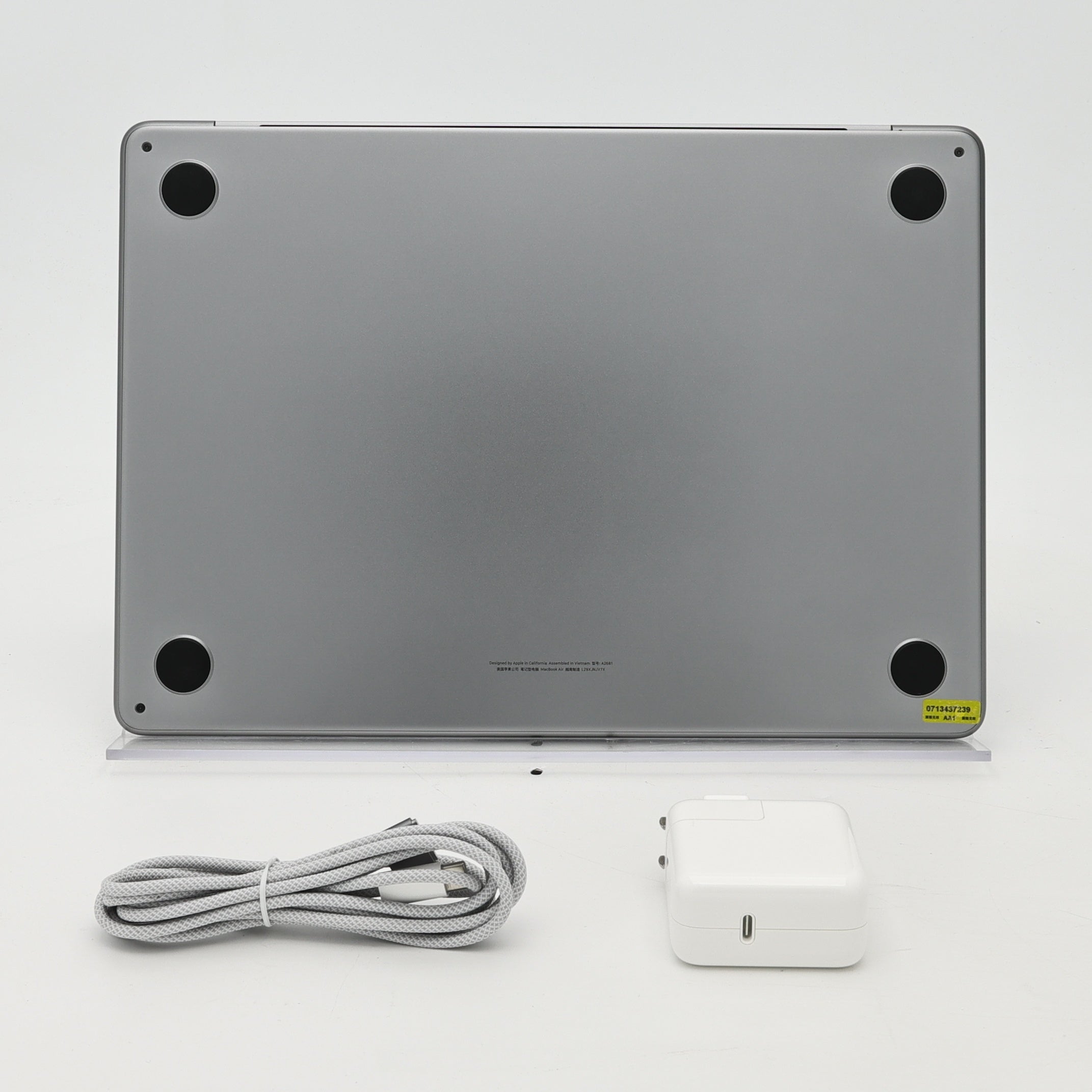 95新 Apple MacBook Air 22年 13寸 M2（8+8核） 16G RAM 256G SSD 深空灰色