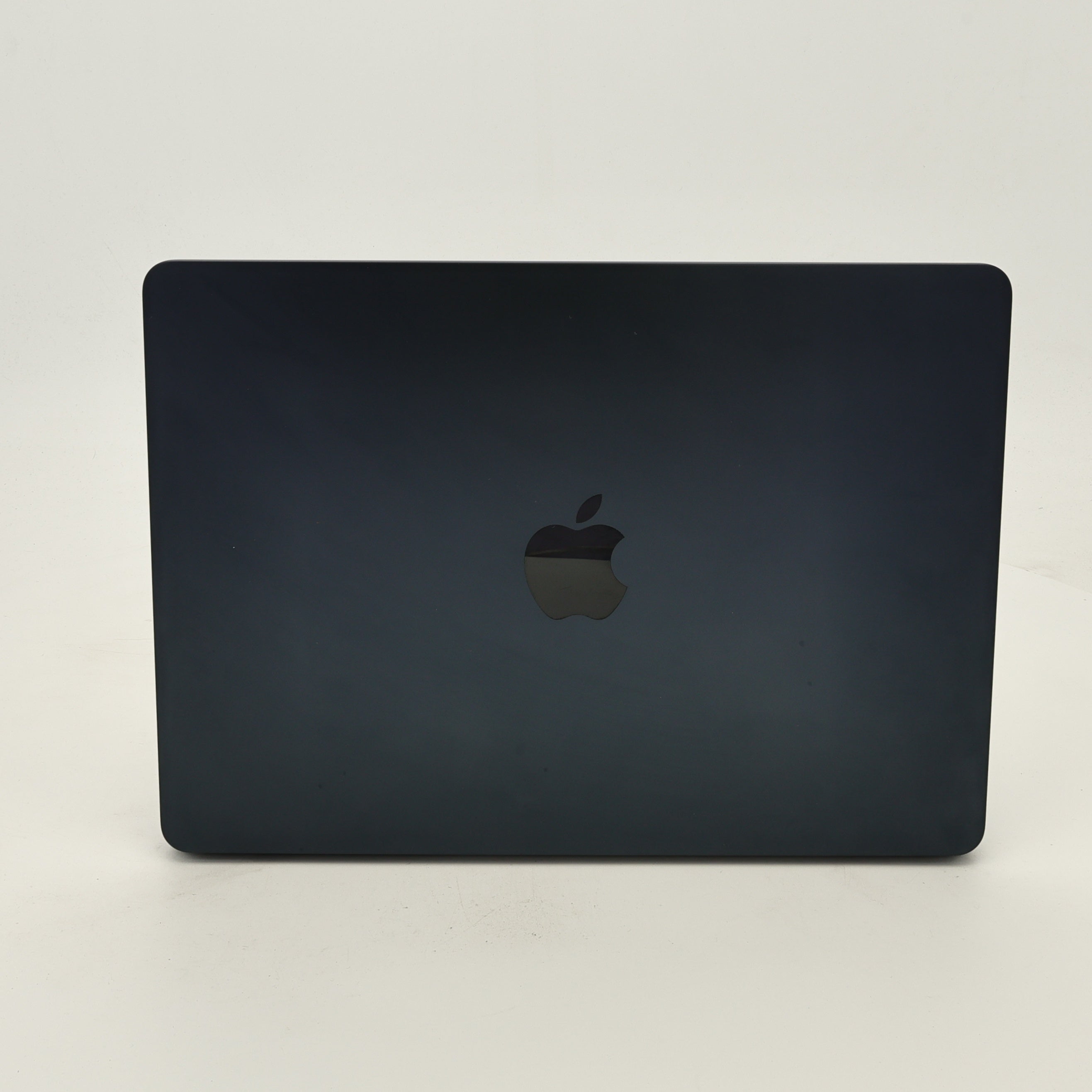 95新 Apple MacBook Air 22年 13寸 M2（8+8核） 8G RAM 256G SSD 午夜色