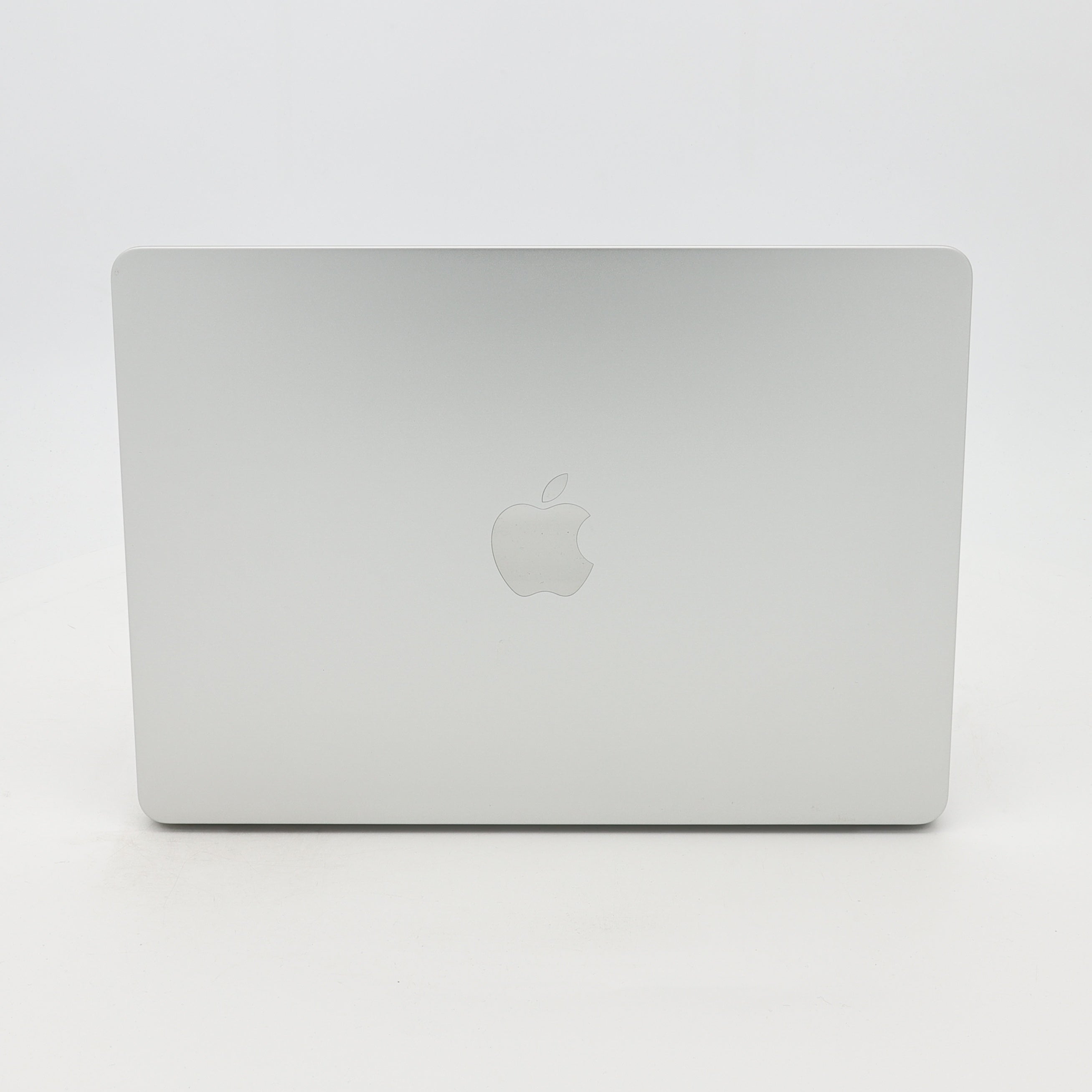 95新 Apple MacBook Air 22年 13寸 M2（8+10核） 8G RAM 512G SSD 銀色