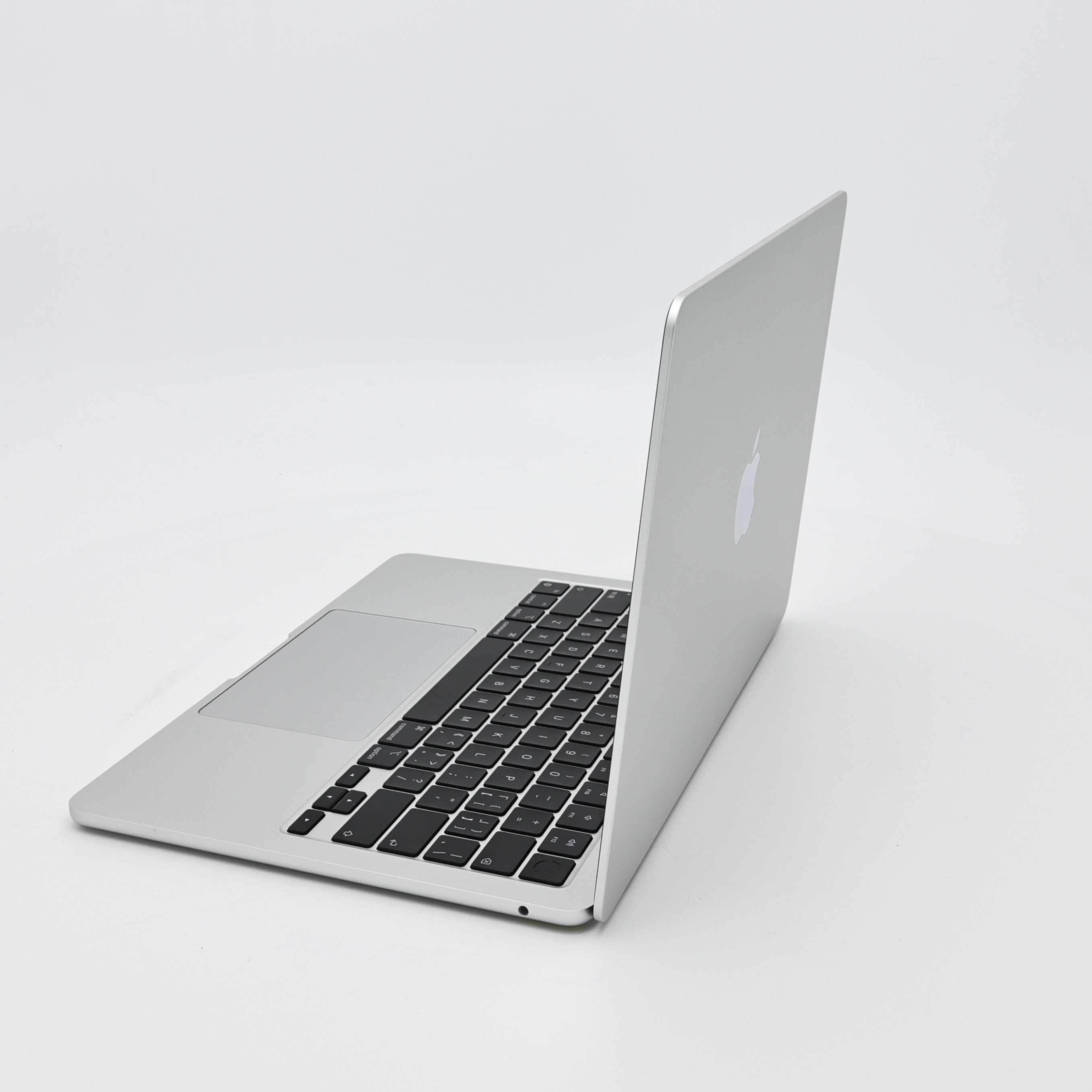 99新 Apple MacBook Air 22年 13寸 M2（8+8核） 8G RAM 256G SSD 銀色