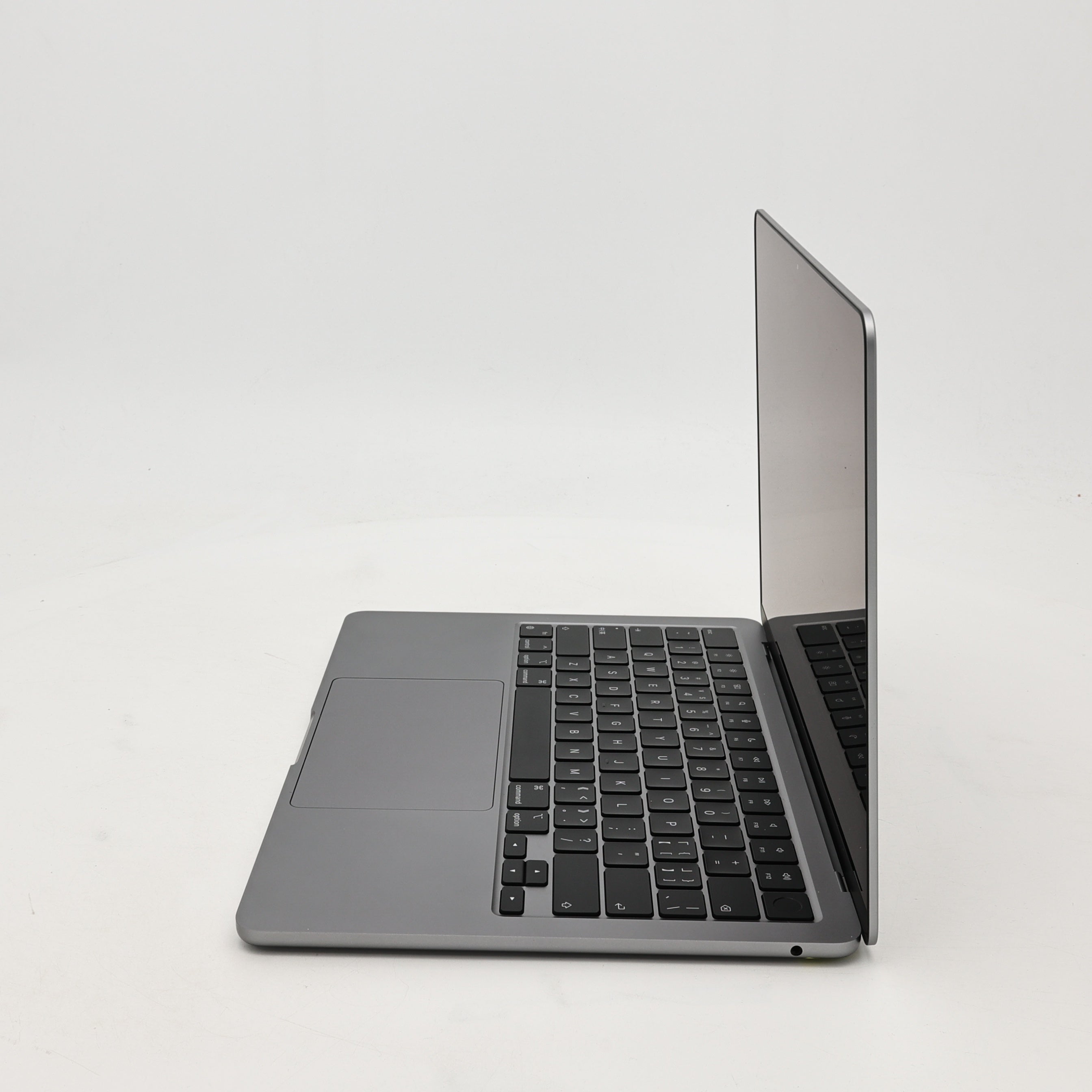 95新 Apple MacBook Air 22年 13寸 M2（8+8核） 8G RAM 256G SSD 深空灰色