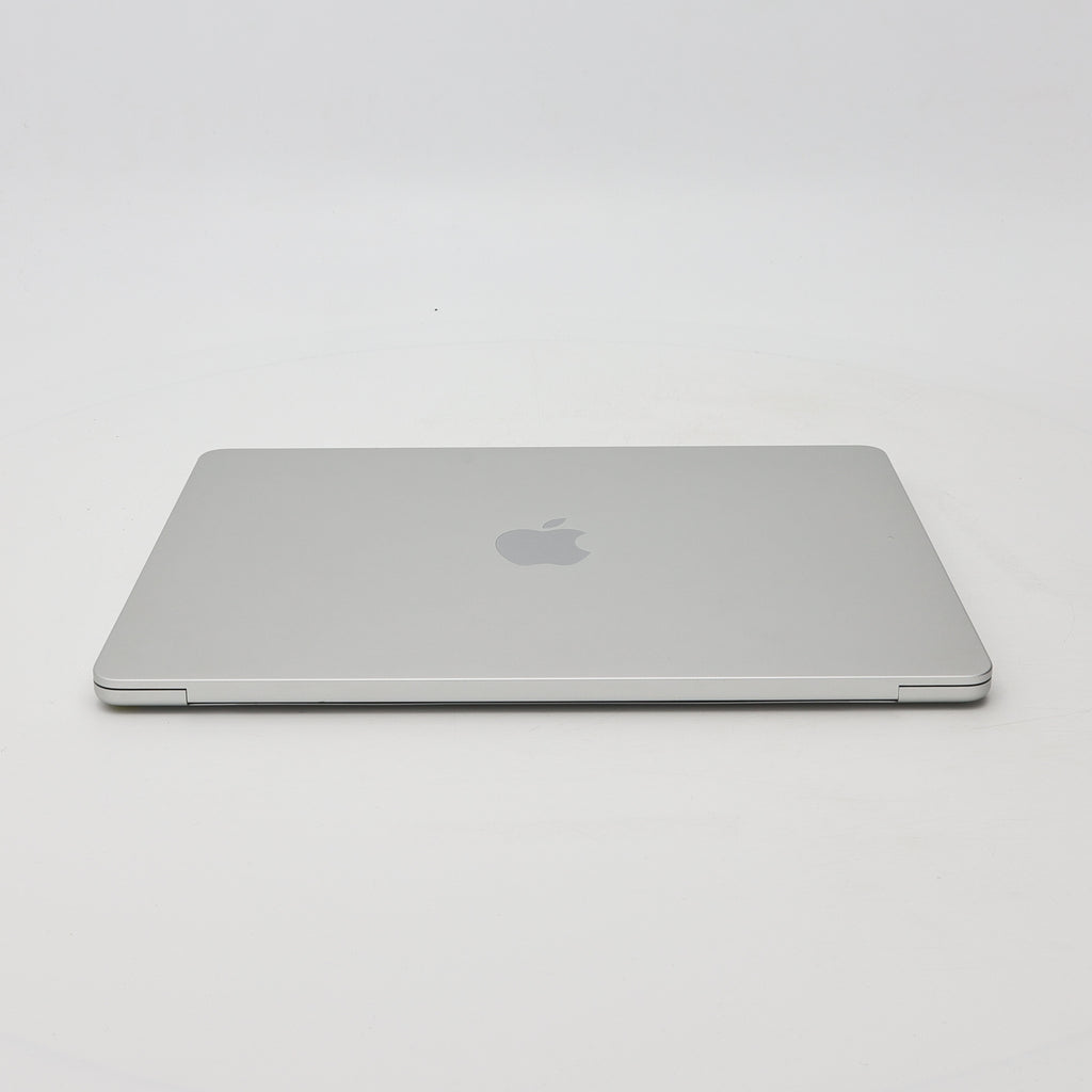 95新 Apple MacBook Air 22年 13寸 M2（8+8核） 16G RAM 256G SSD 銀色