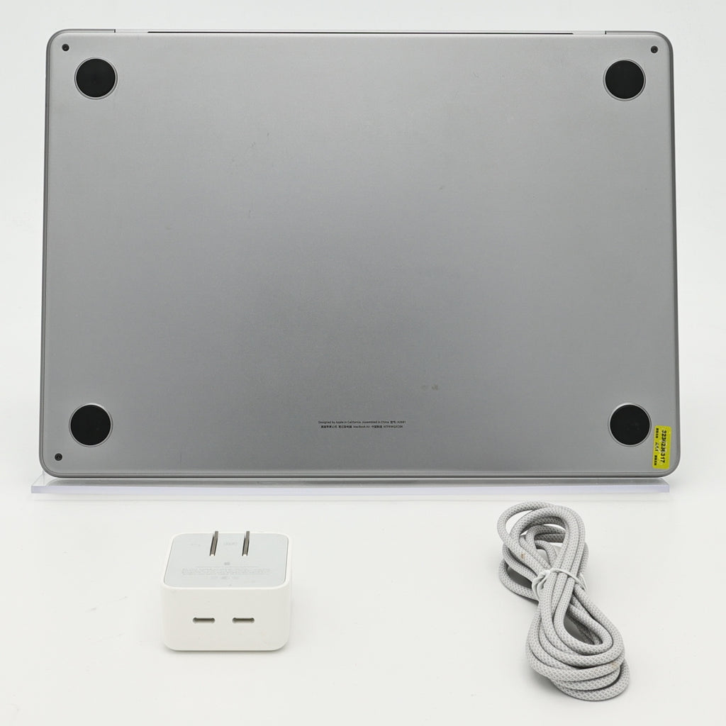 95新 Apple MacBook Air 22年 13寸 M2（8+10核） 8G RAM 512G SSD 深空灰色