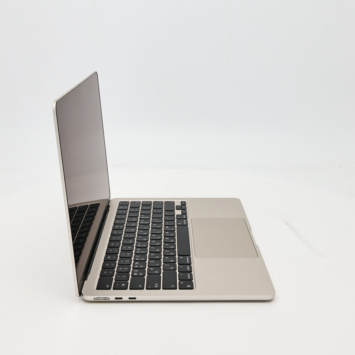 95新 Apple MacBook Air 22年 13寸 M2（8+8核） 16G RAM 256G SSD 星光色