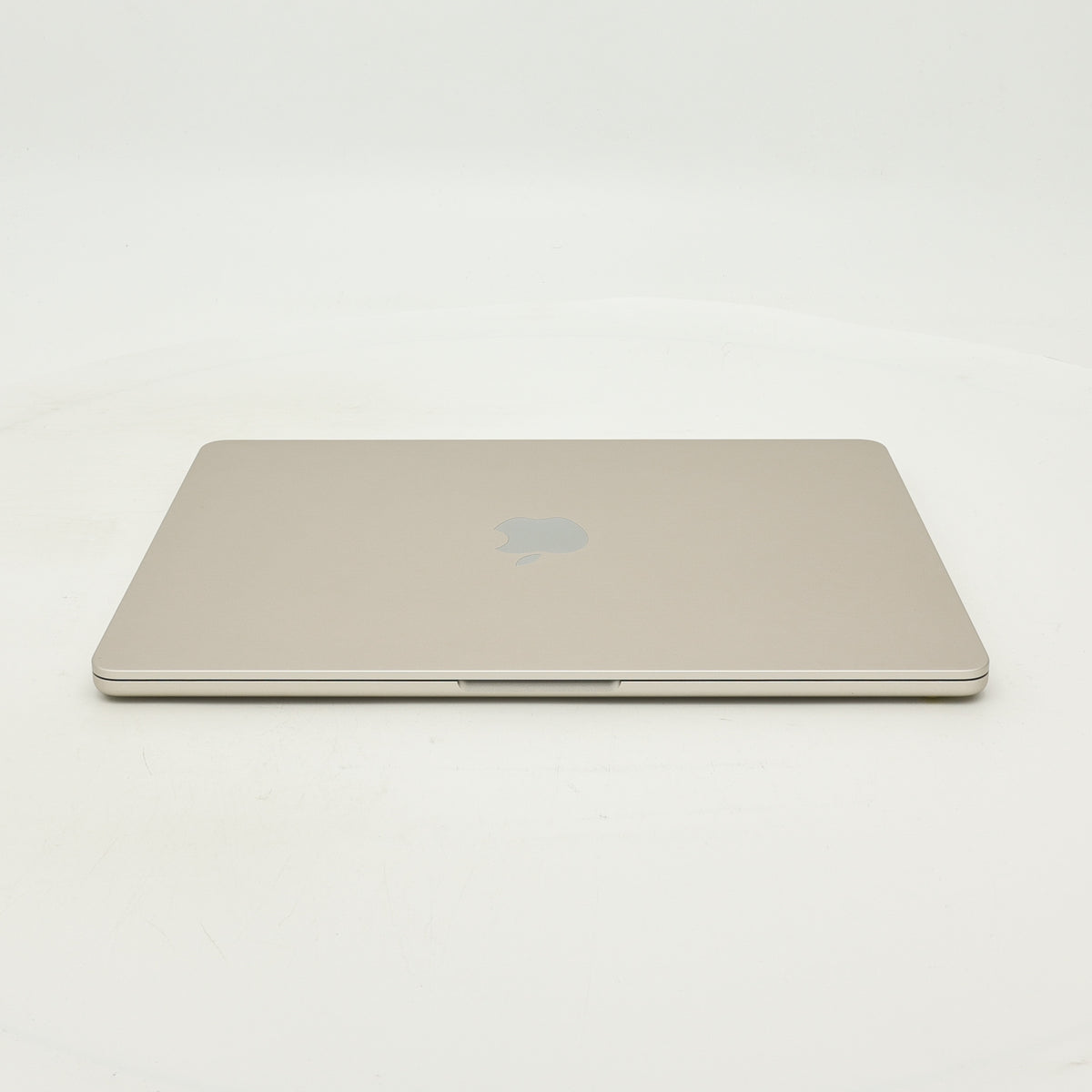 99新 Apple MacBook Air 22年 13寸 M2（8+8核） 8G RAM 256G SSD 星光色