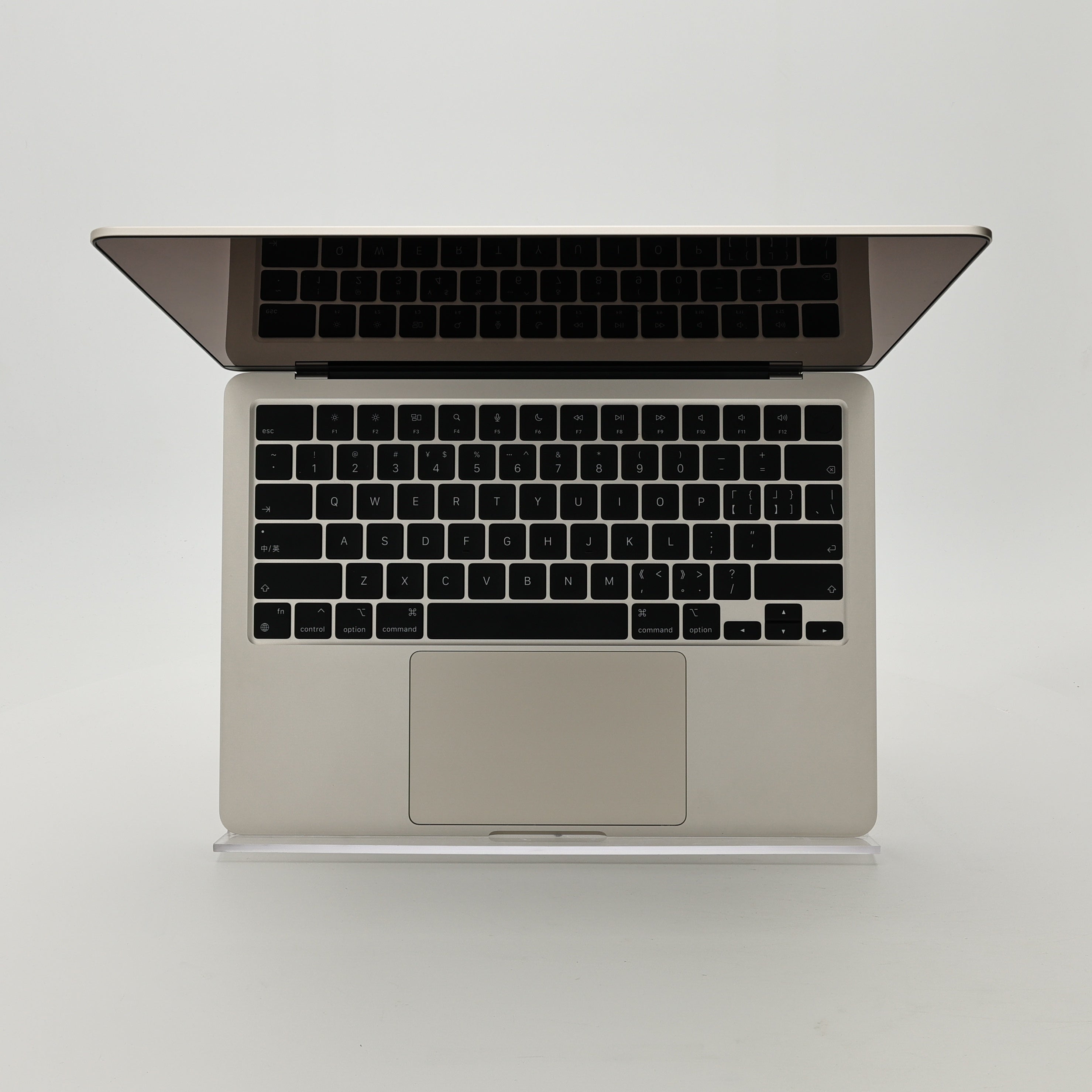 95新 Apple MacBook Air 24年 13寸 M3（8+8核） 8G RAM 256G SSD 星光色