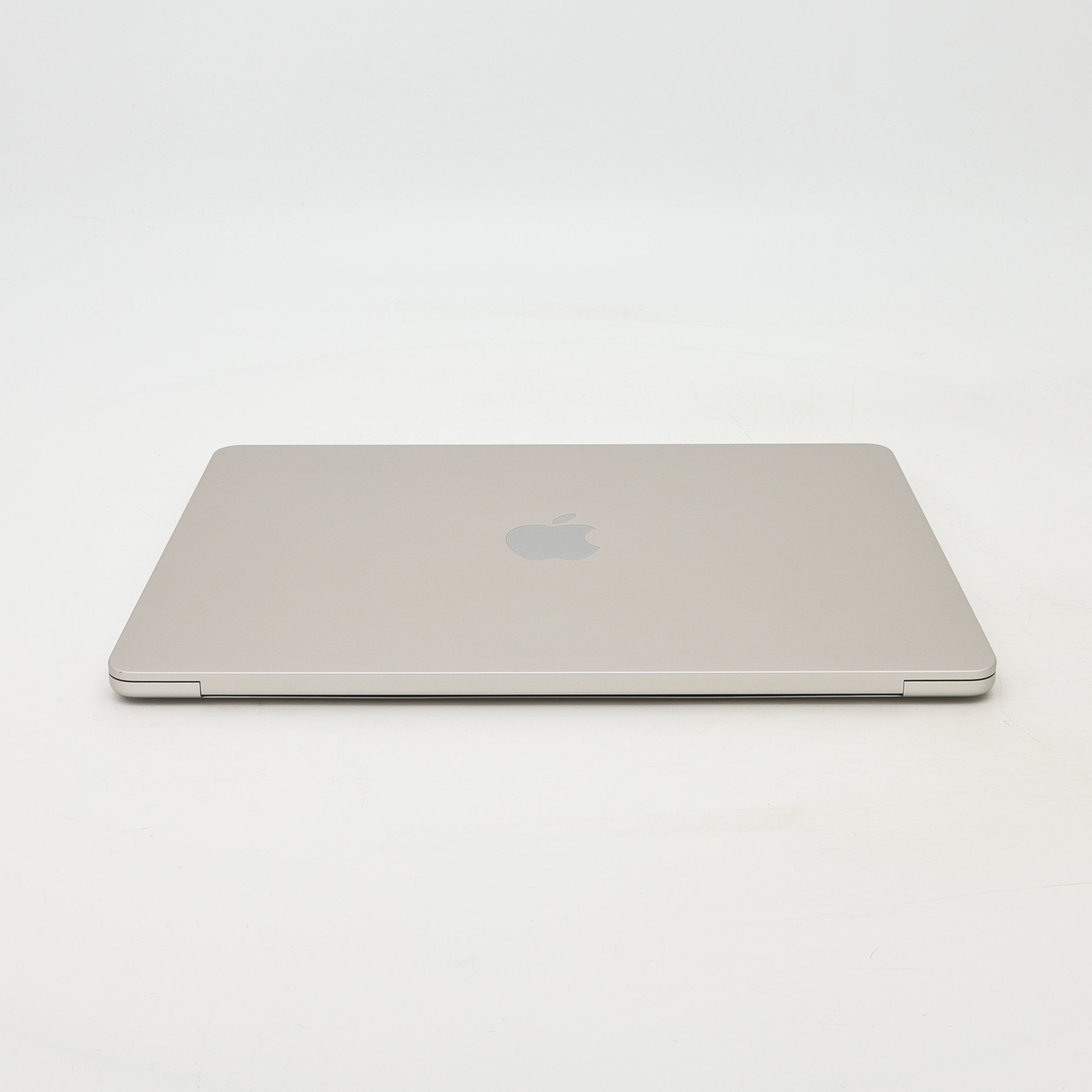 95新 Apple MacBook Air 22年 13寸 M2（8+8核） 8G RAM 256G SSD 星光色