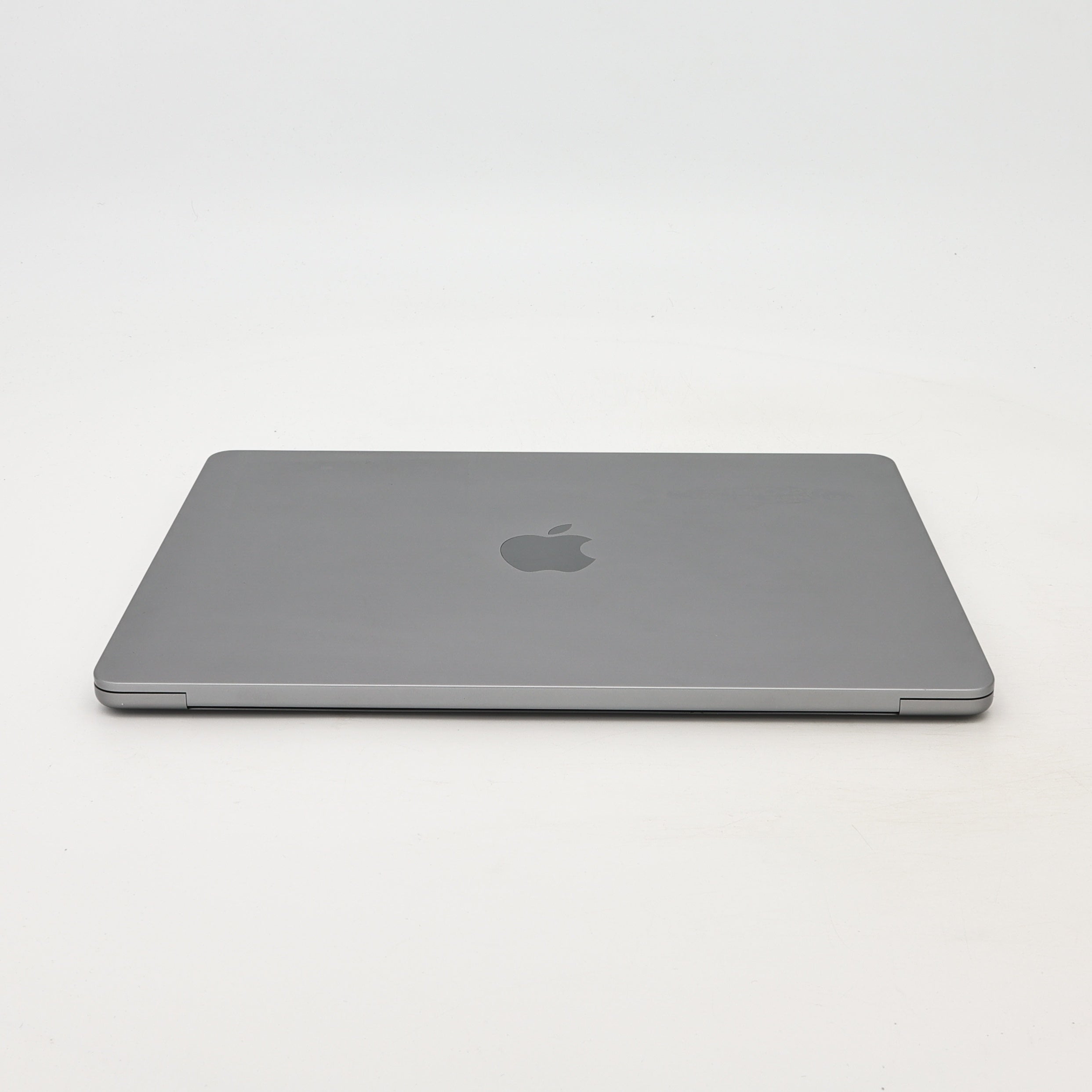 95新 Apple MacBook Air 22年 13寸 M2（8+8核） 8G RAM 256G SSD 深空灰色