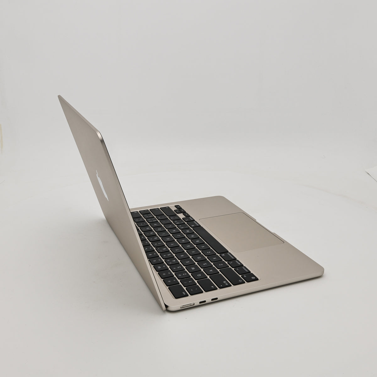 95新 Apple MacBook Air 22年 13寸 M2（8+8核） 8G RAM 256G SSD 星光色