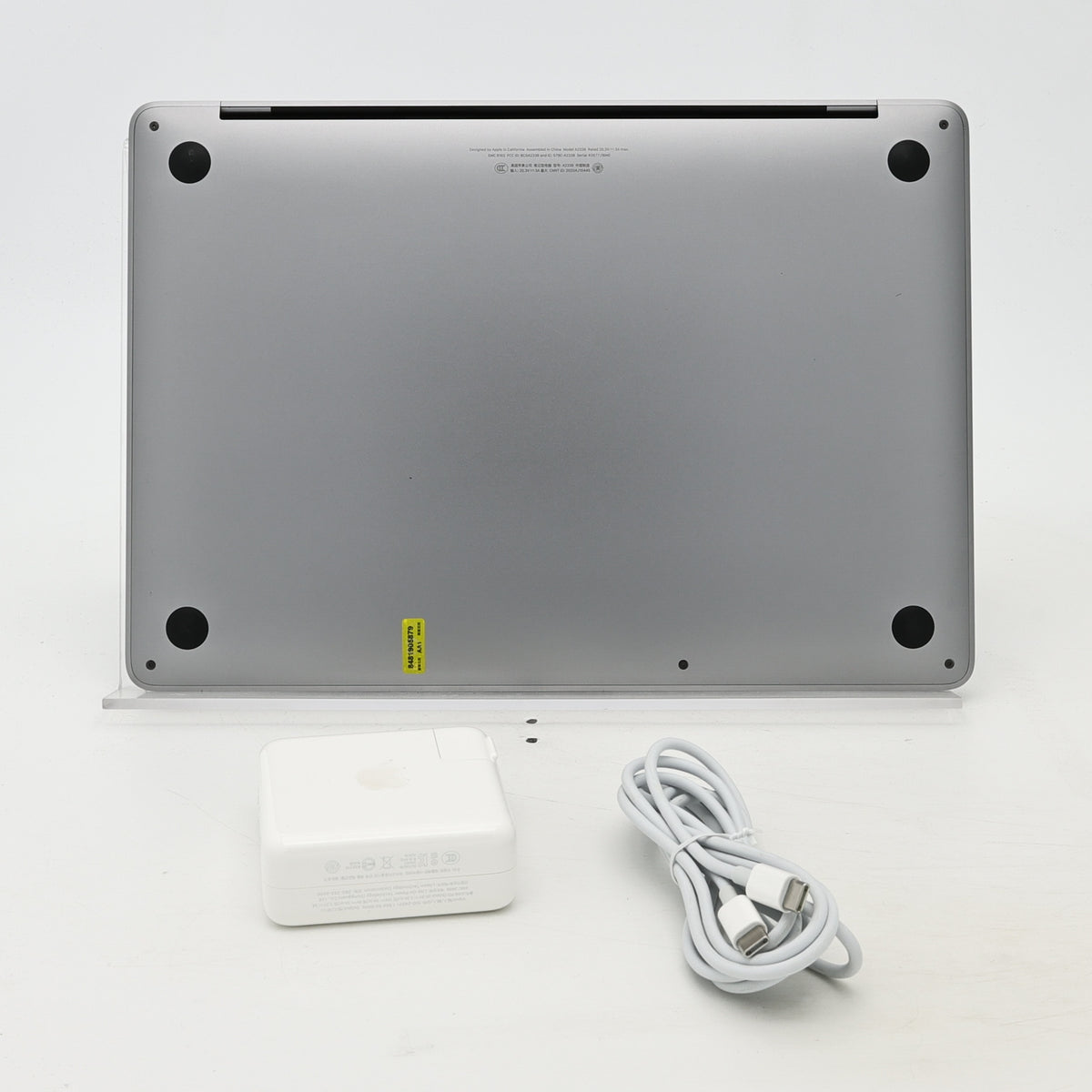 95新 Apple MacBook Pro 22年 13寸 M2（8+10核） 8G RAM 512G SSD 深空灰色