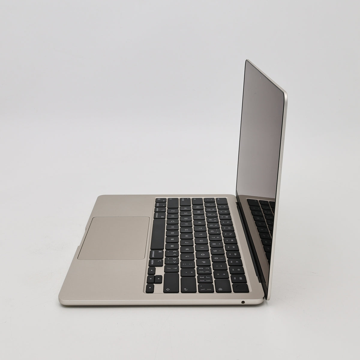 95新 Apple MacBook Air 22年 13寸 M2（8+8核） 8G RAM 256G SSD 星光色