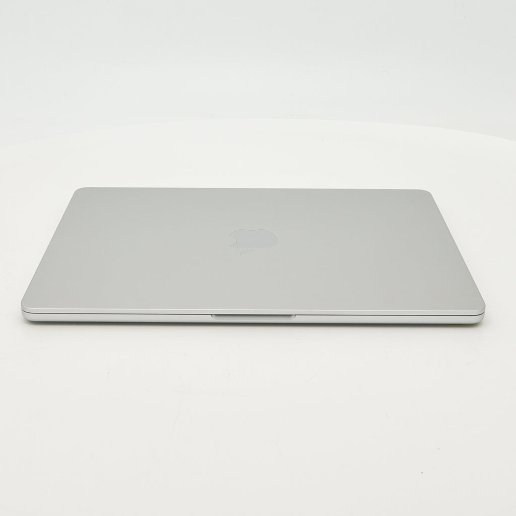 95新 Apple MacBook Air 24年 13寸 M3（8+8核） 8G RAM 256G SSD 銀色