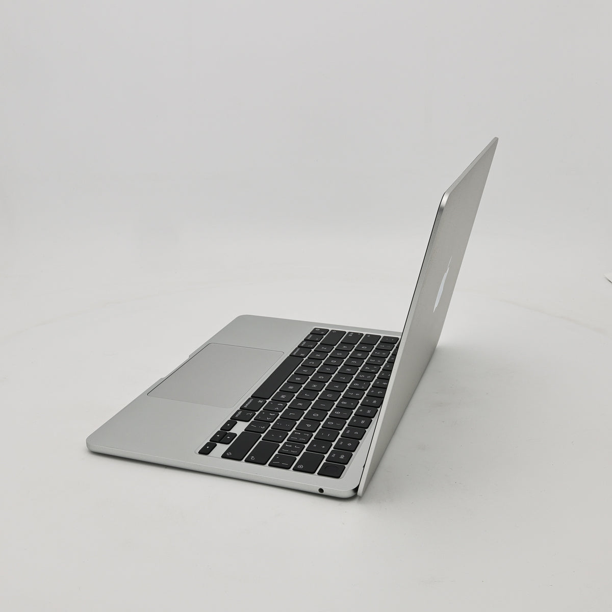 95新 Apple MacBook Air 22年 13寸 M2（8+10核） 8G RAM 512G SSD 銀色