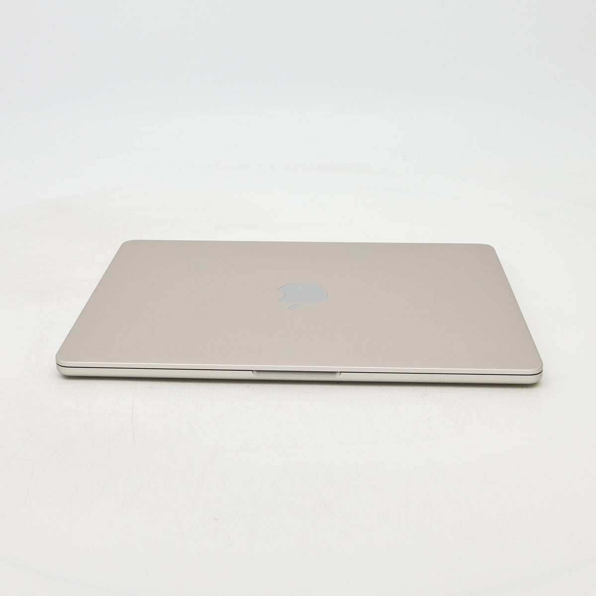 95新 Apple MacBook Air 22年 13寸 M2（8+8核） 8G RAM 256G SSD 星光色