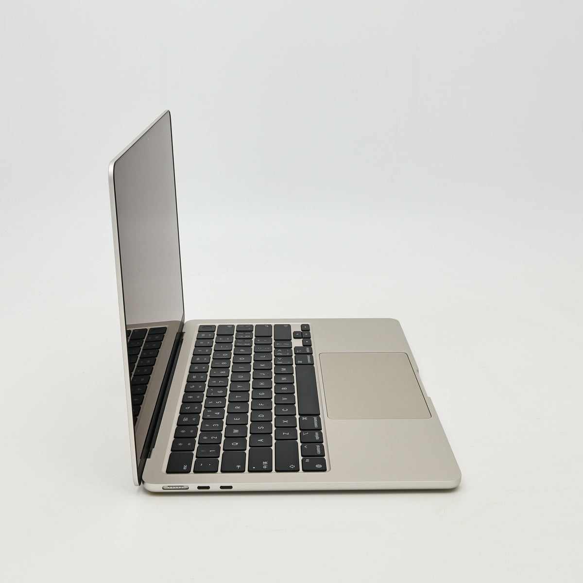 95新 Apple MacBook Air 22年 13寸 M2（8+10核） 8G RAM 512G SSD 星光色
