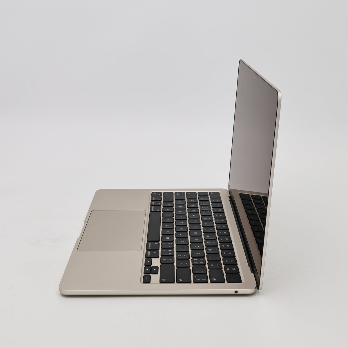 95新 Apple MacBook Air 22年 13寸 M2（8+8核） 8G RAM 256G SSD 星光色