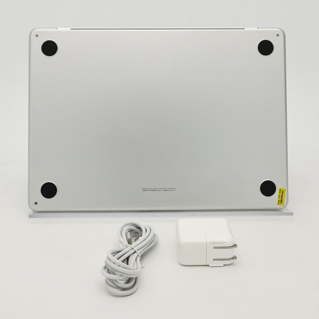 95新 Apple MacBook Air 24年 13寸 M3（8+8核） 8G RAM 256G SSD 銀色