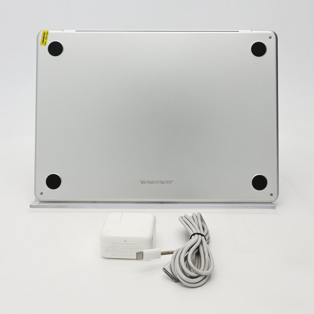 95新 Apple MacBook Air 22年 13寸 M2（8+8核） 8G RAM 512G SSD 銀色