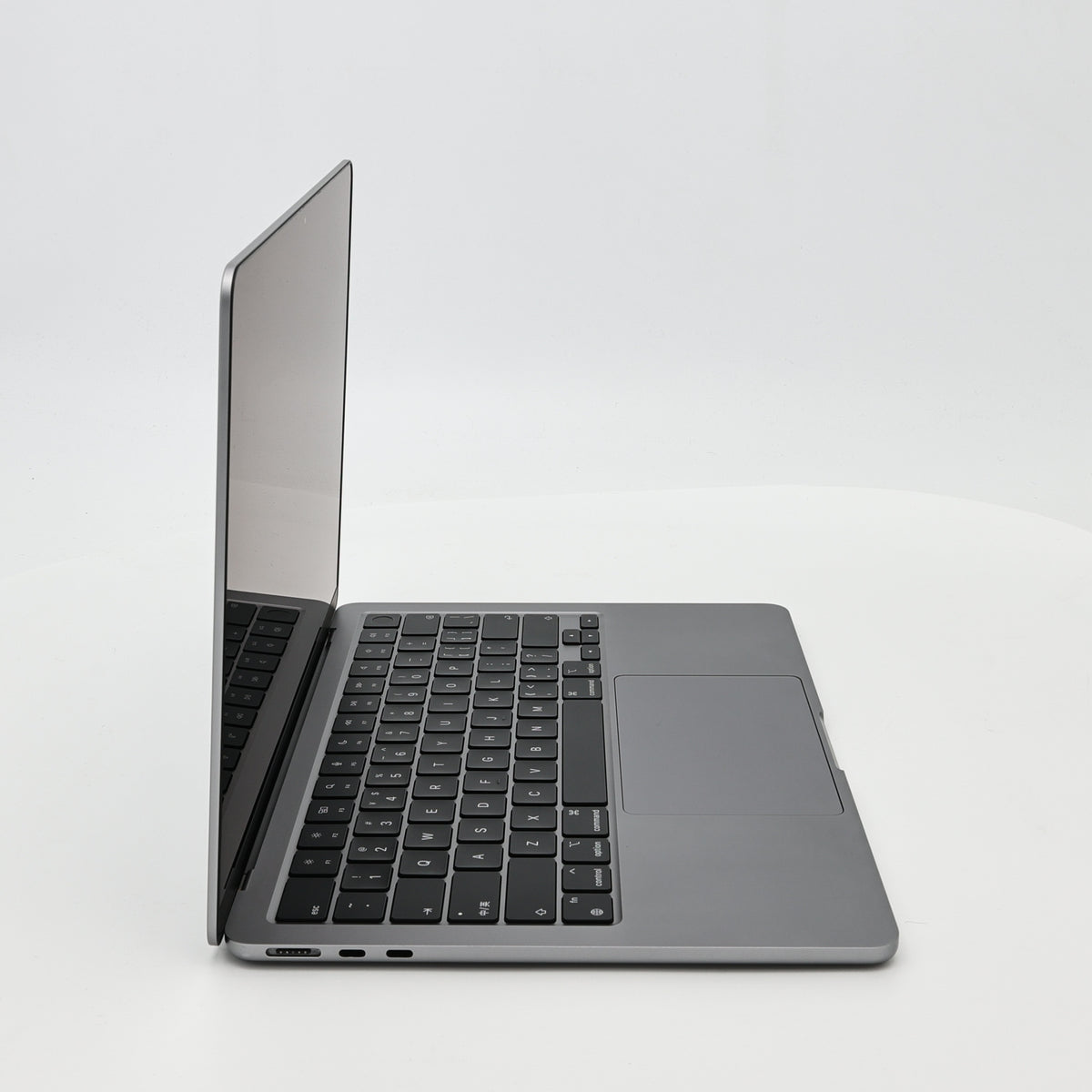 95新 Apple MacBook Air 22年 13寸 M2（8+8核） 8G RAM 256G SSD 深空灰色