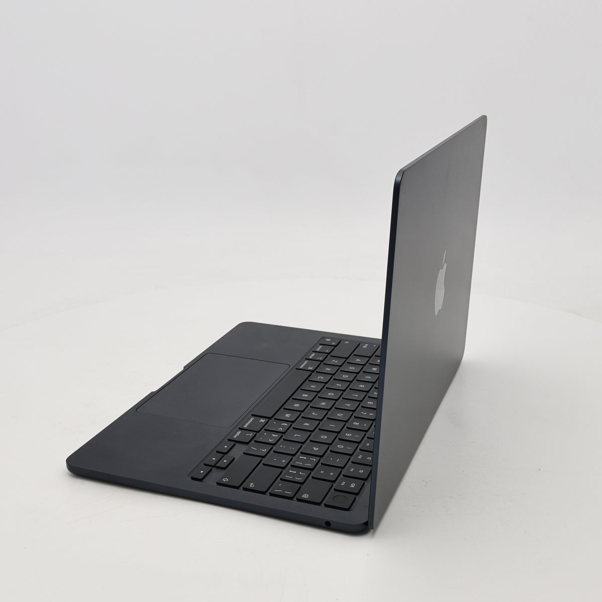 99新 Apple MacBook Air 22年 13寸 M2（8+8核） 8G RAM 256G SSD 午夜色