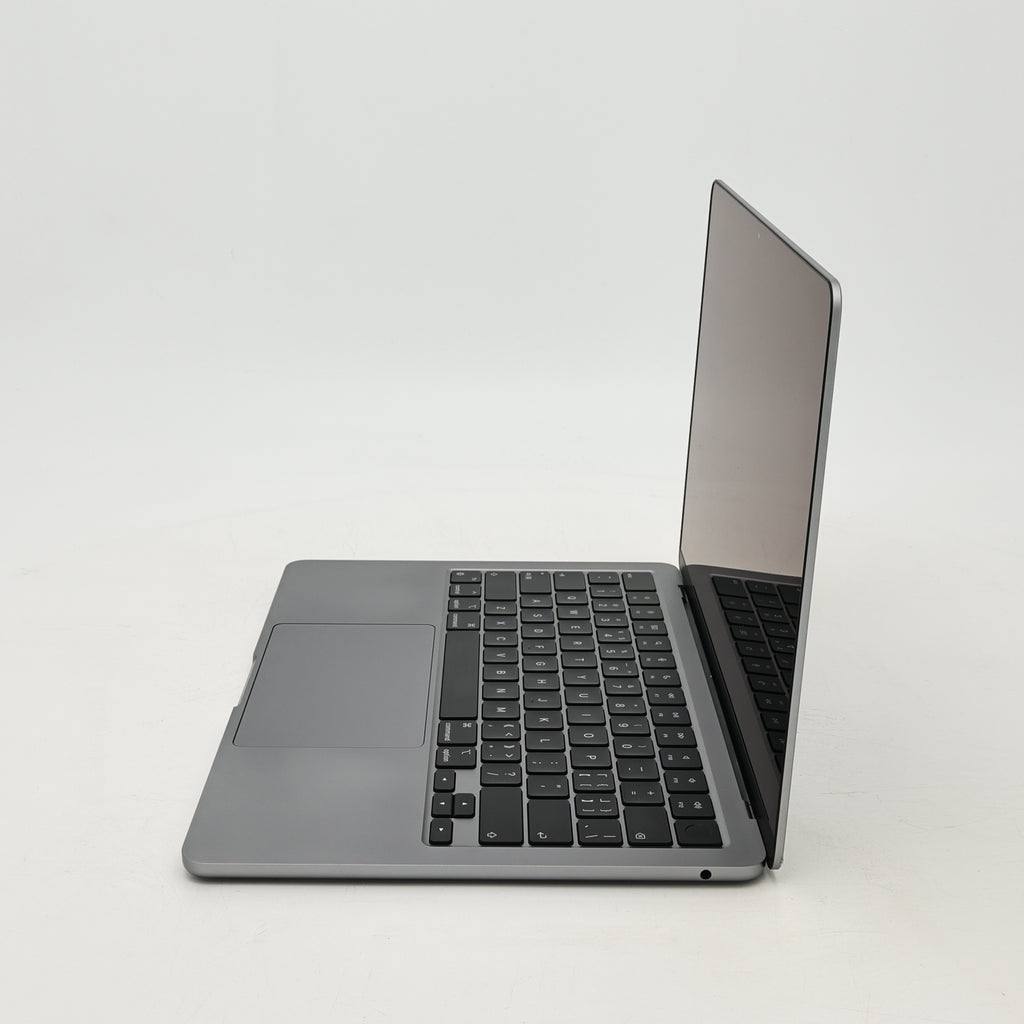 95新 Apple MacBook Air 22年 13寸 M2（8+8核） 16G RAM 256G SSD 深空灰色
